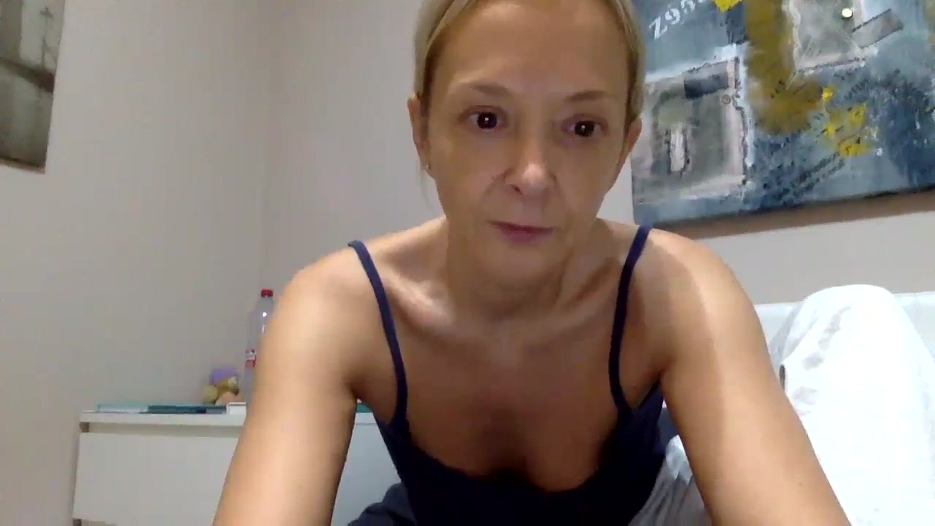Gallery image thumbnail from Aimeee555's myfreecams stream on, 11/21/2023, 18:33 image 19 of 20