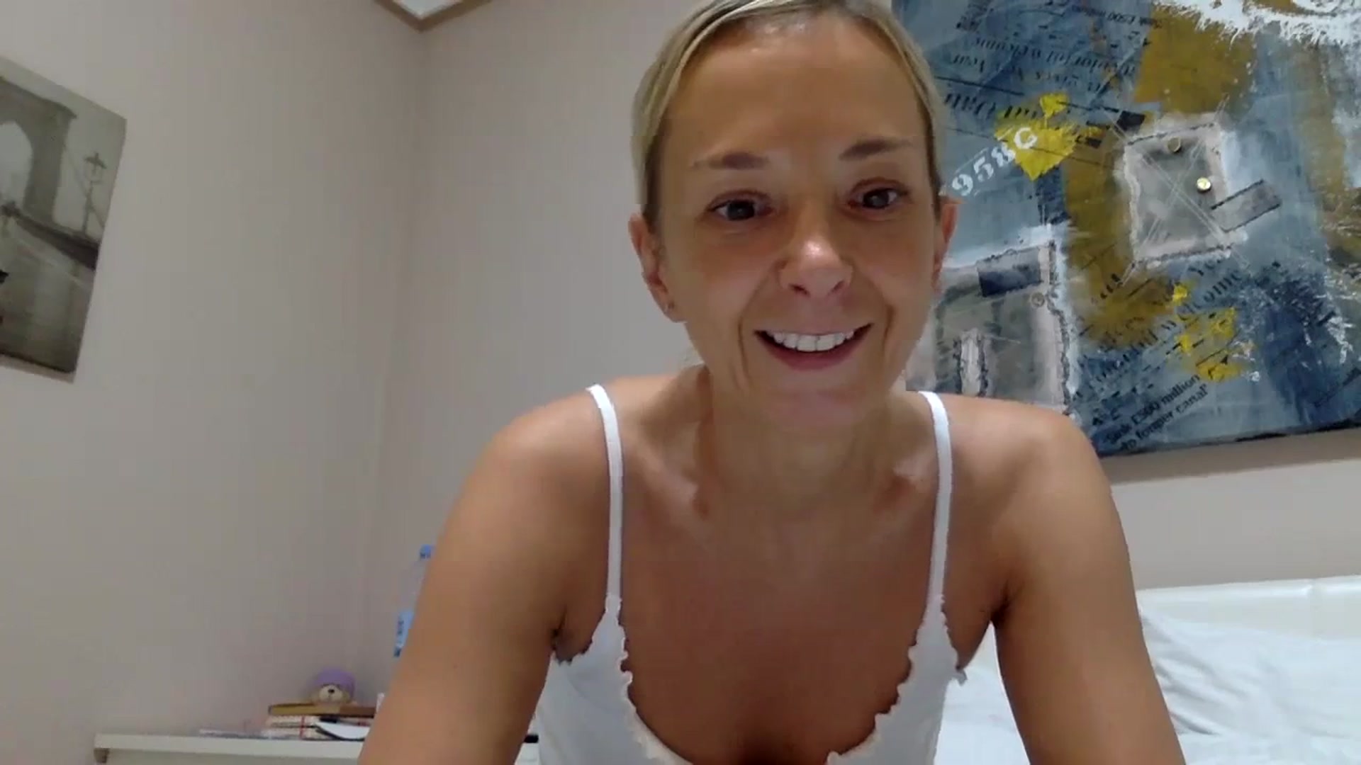 Gallery image thumbnail from Aimeee555's myfreecams stream on, 11/24/2023, 21:39 image 2 of 20