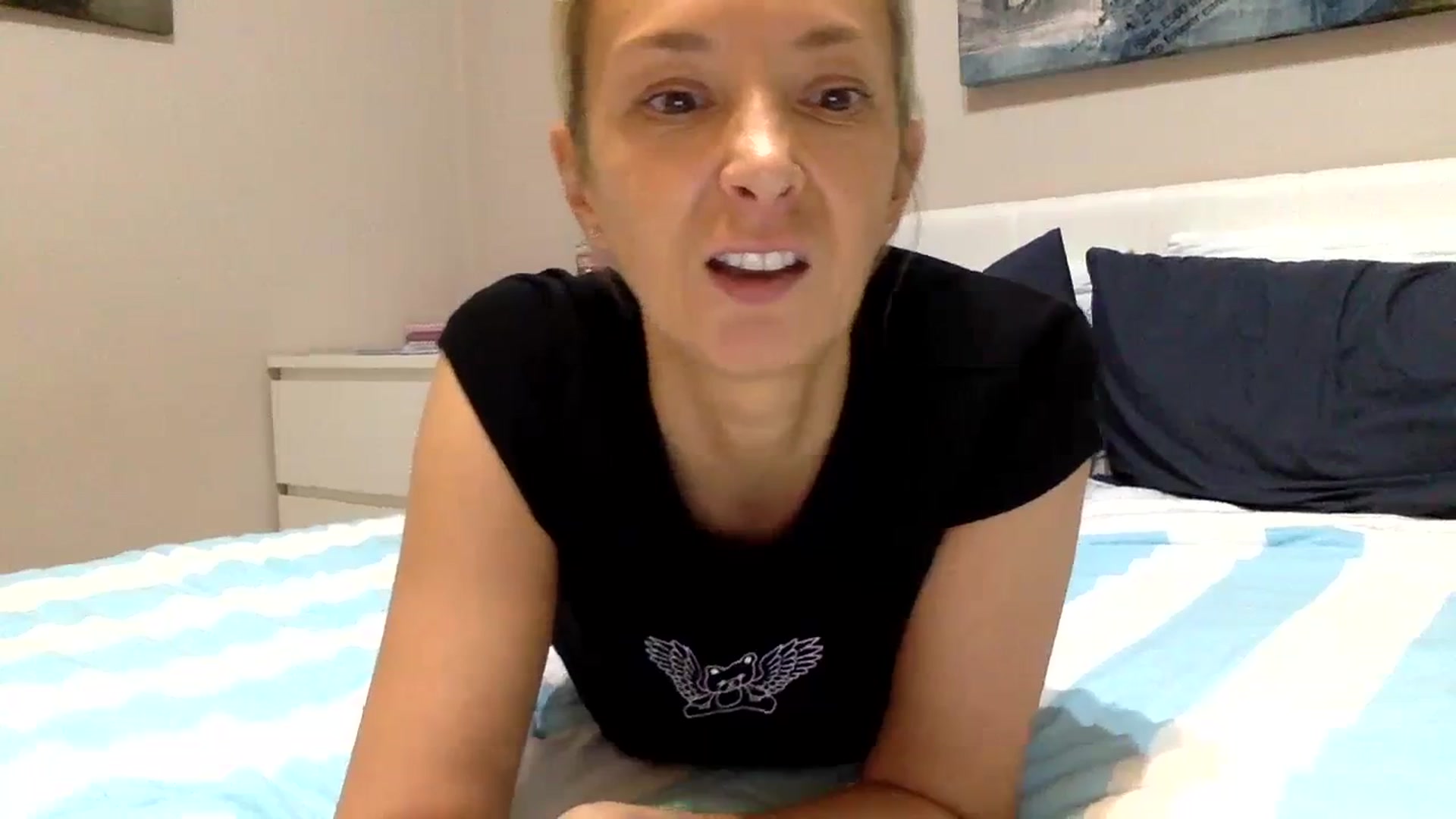 Gallery image thumbnail from Aimeee555's myfreecams stream on, 11/29/2023, 22:06 image 13 of 20