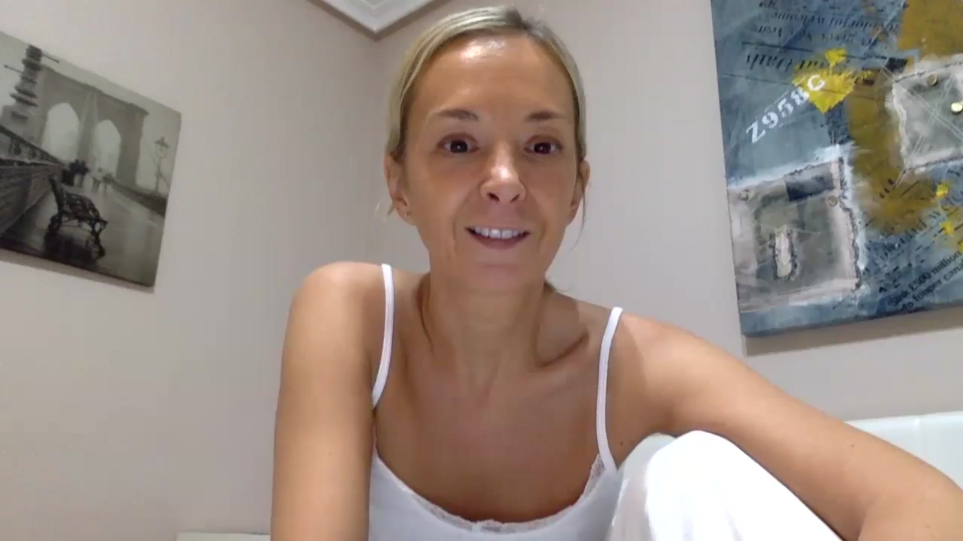 Gallery image thumbnail from Aimeee555's myfreecams stream on, 12/04/2023, 22:14 image 1 of 20