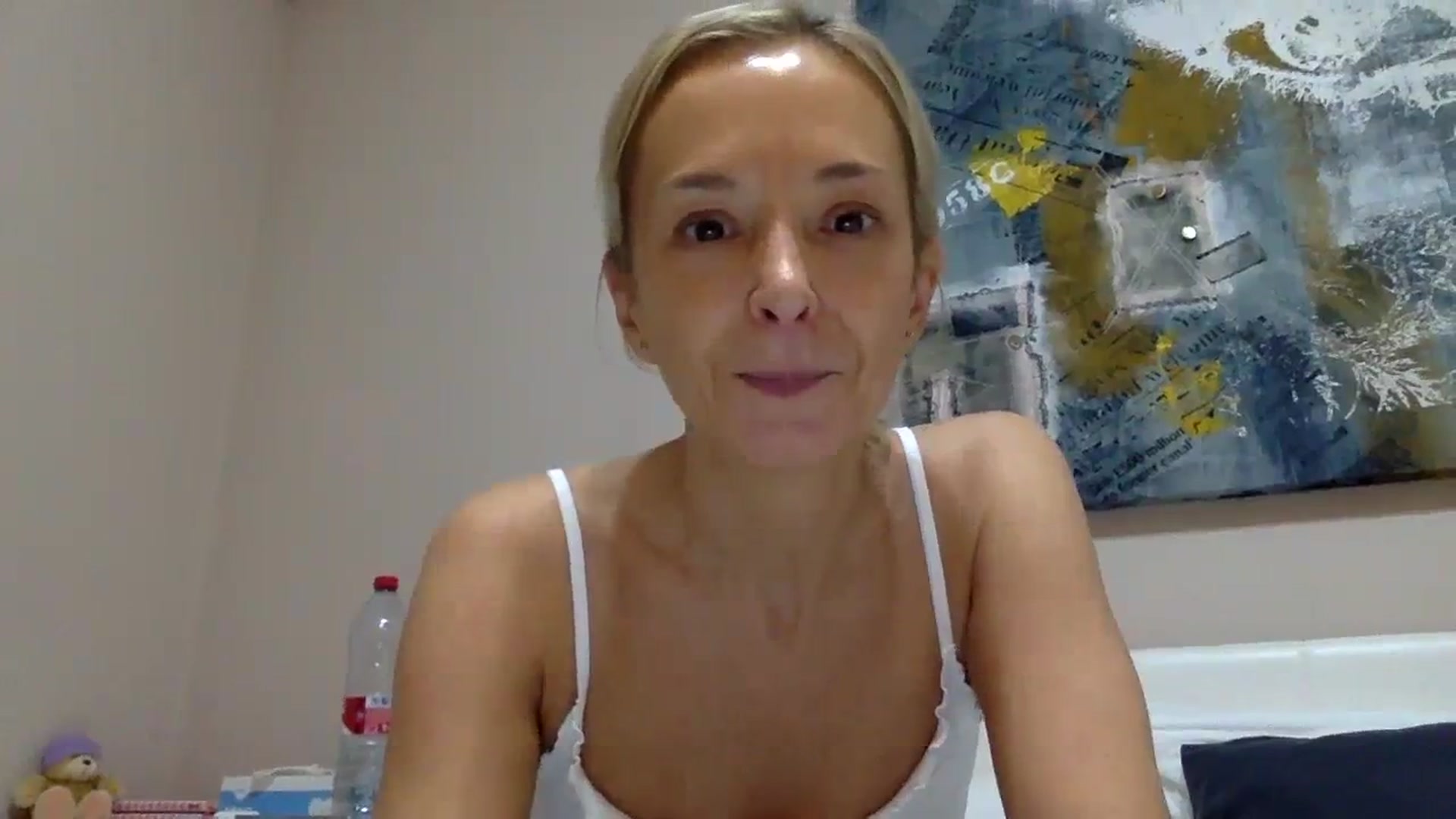 Gallery image thumbnail from Aimeee555's myfreecams stream on, 12/14/2023, 20:35 image 3 of 20