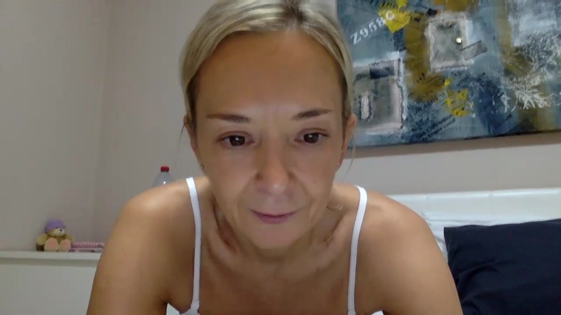 Gallery image thumbnail from Aimeee555's myfreecams stream on, 12/14/2023, 20:35 image 15 of 20
