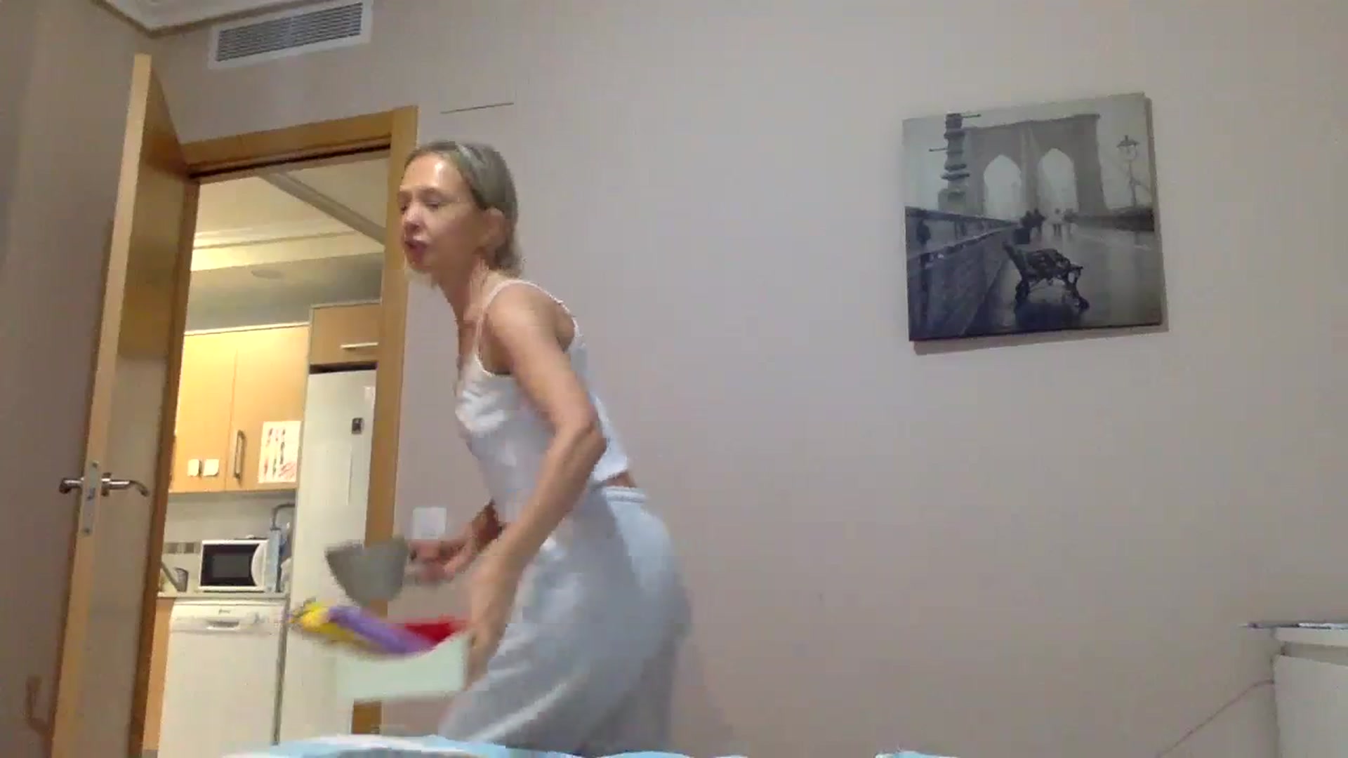 Gallery image thumbnail from Aimeee555's myfreecams stream on, 12/27/2023, 16:49 image 10 of 20