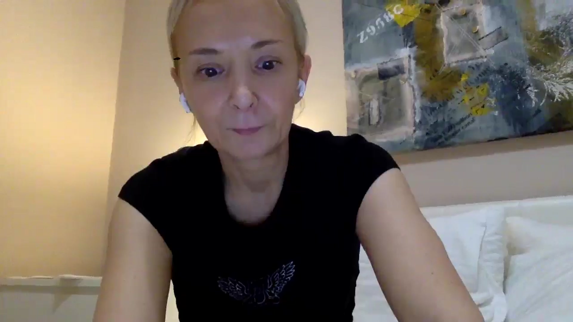 Gallery image thumbnail from Aimeesdf's myfreecams stream on, 02/11/2026, 20:47 image 10 of 20