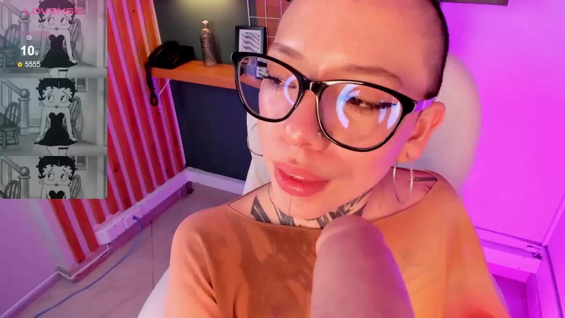 Gallery image thumbnail from Aimi_au's myfreecams stream on, 09/12/2024, 23:37 image 2 of 20
