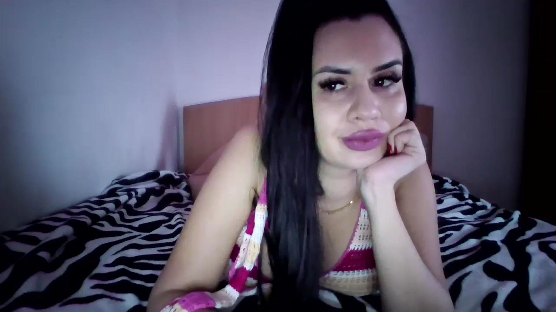 Gallery image thumbnail from AiraNoelle21's myfreecams stream on, 12/25/2025, 11:55 image 6 of 20
