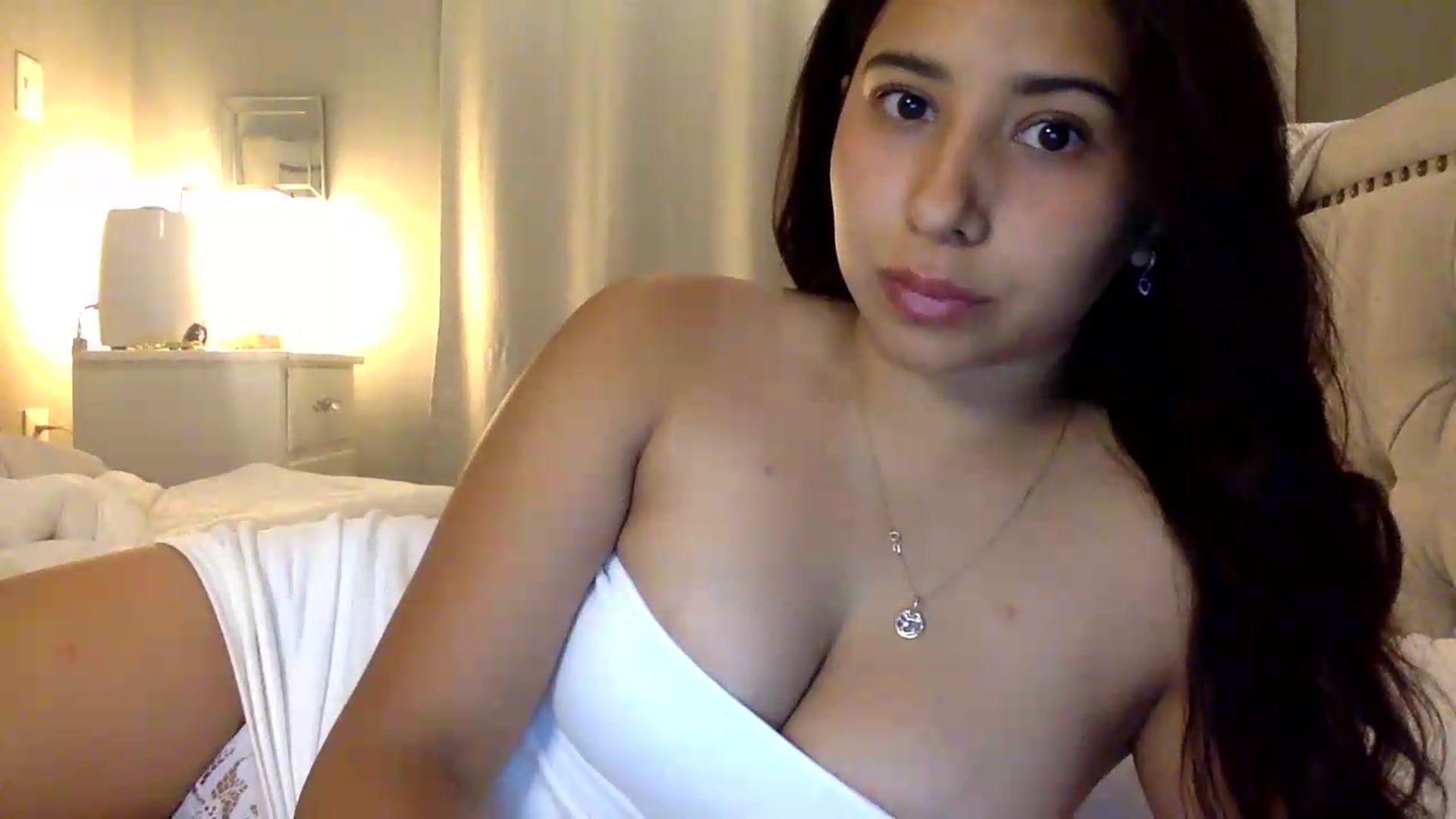 Gallery image thumbnail from Airabella28's myfreecams stream on, 05/11/2026, 01:27 image 16 of 20