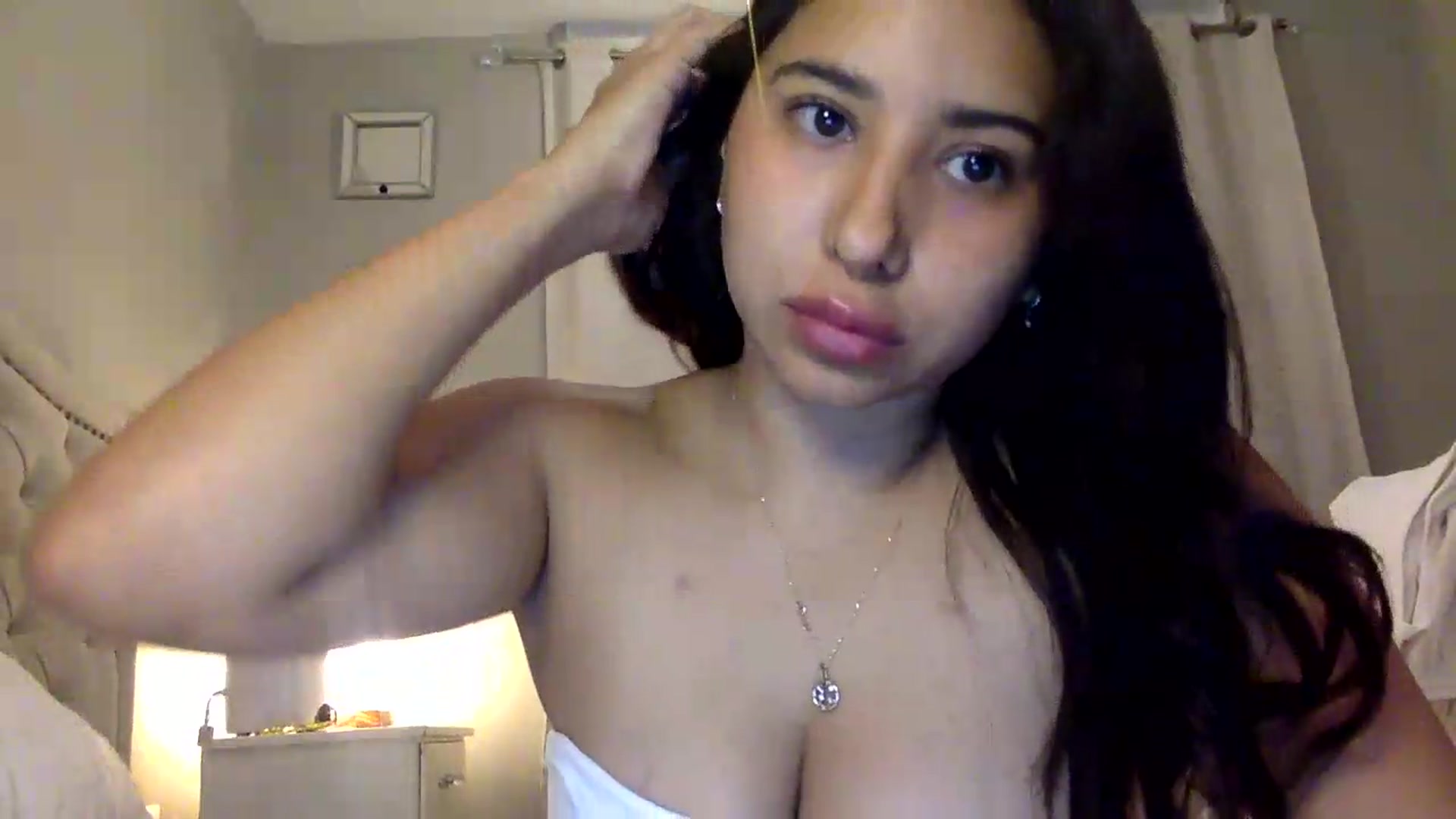 Gallery image thumbnail from Airabella28's myfreecams stream on, 05/11/2026, 01:27 image 14 of 20