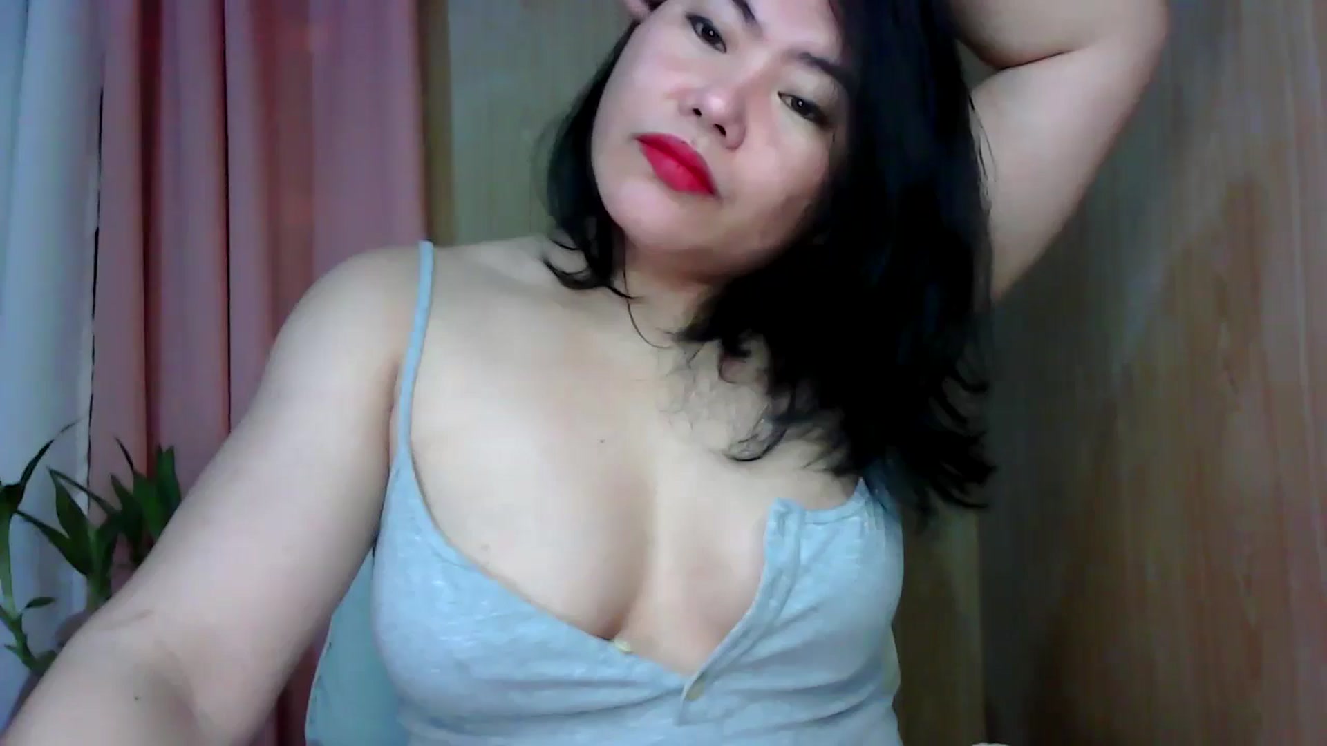 Gallery image thumbnail from Aires1585's myfreecams stream on, 05/19/2025, 02:58 image 6 of 20