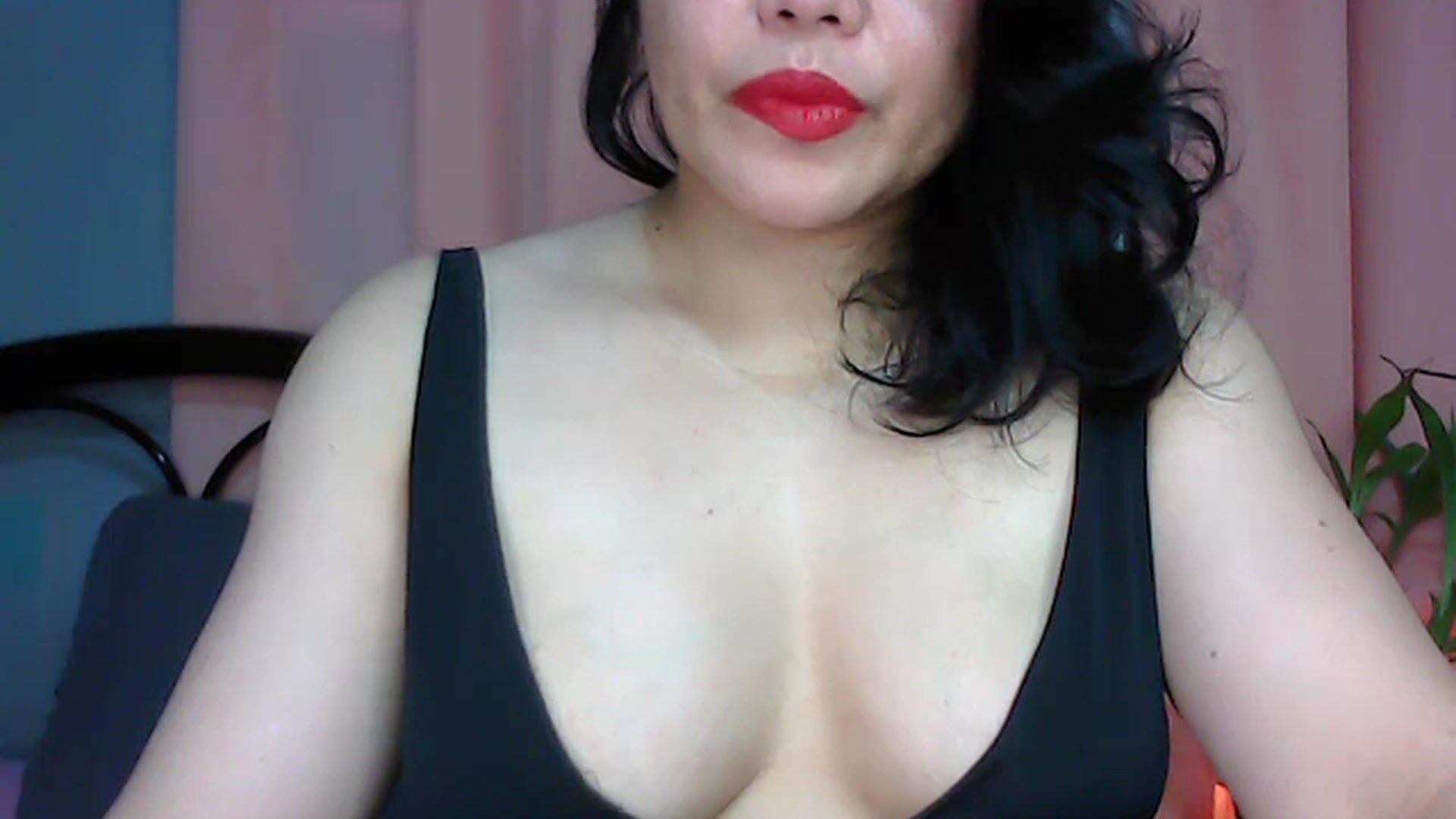 Gallery image thumbnail from Aires1585's myfreecams stream on, 06/12/2025, 01:16 image 7 of 20