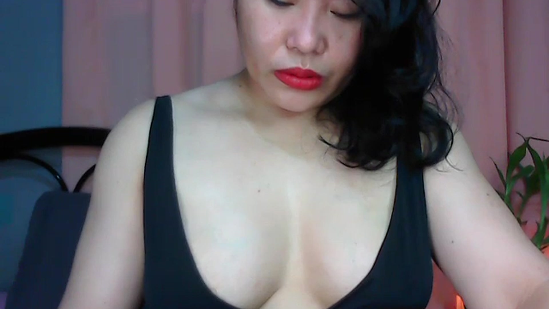 Gallery image thumbnail from Aires1585's myfreecams stream on, 06/12/2025, 01:16 image 8 of 20