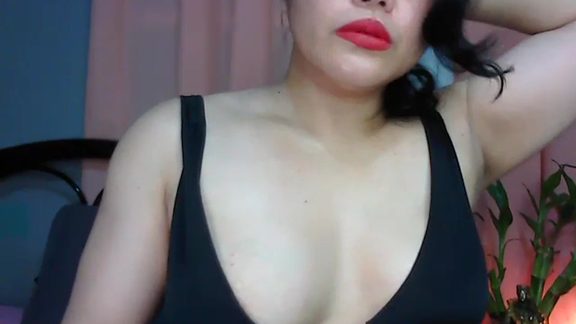 Gallery image thumbnail from Aires1585's myfreecams stream on, 06/12/2025, 01:16 image 13 of 20