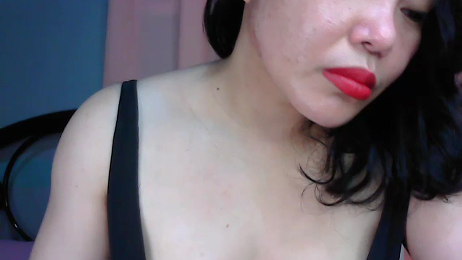 Gallery image thumbnail from Aires1585's myfreecams stream on, 06/12/2025, 01:16 image 1 of 20