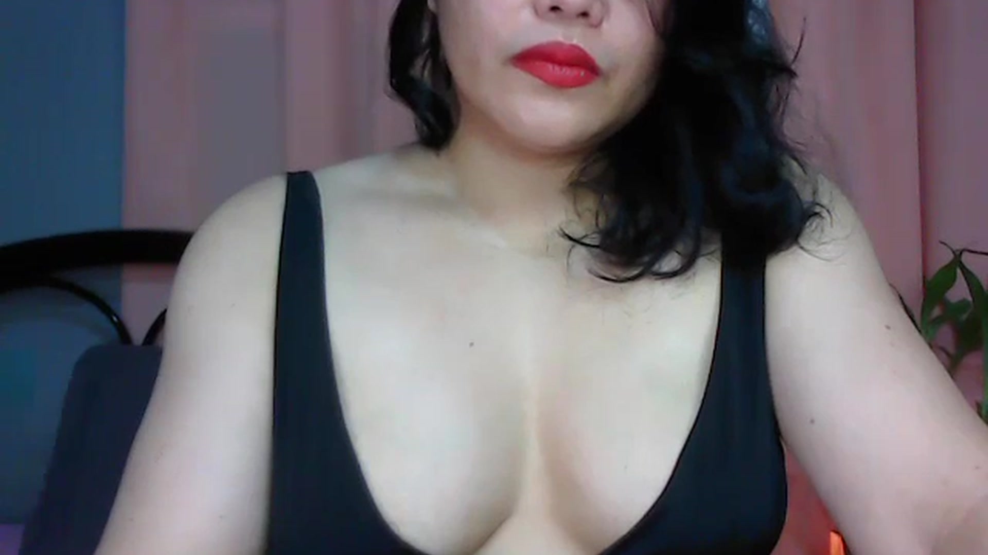 Gallery image thumbnail from Aires1585's myfreecams stream on, 06/12/2025, 01:16 image 5 of 20