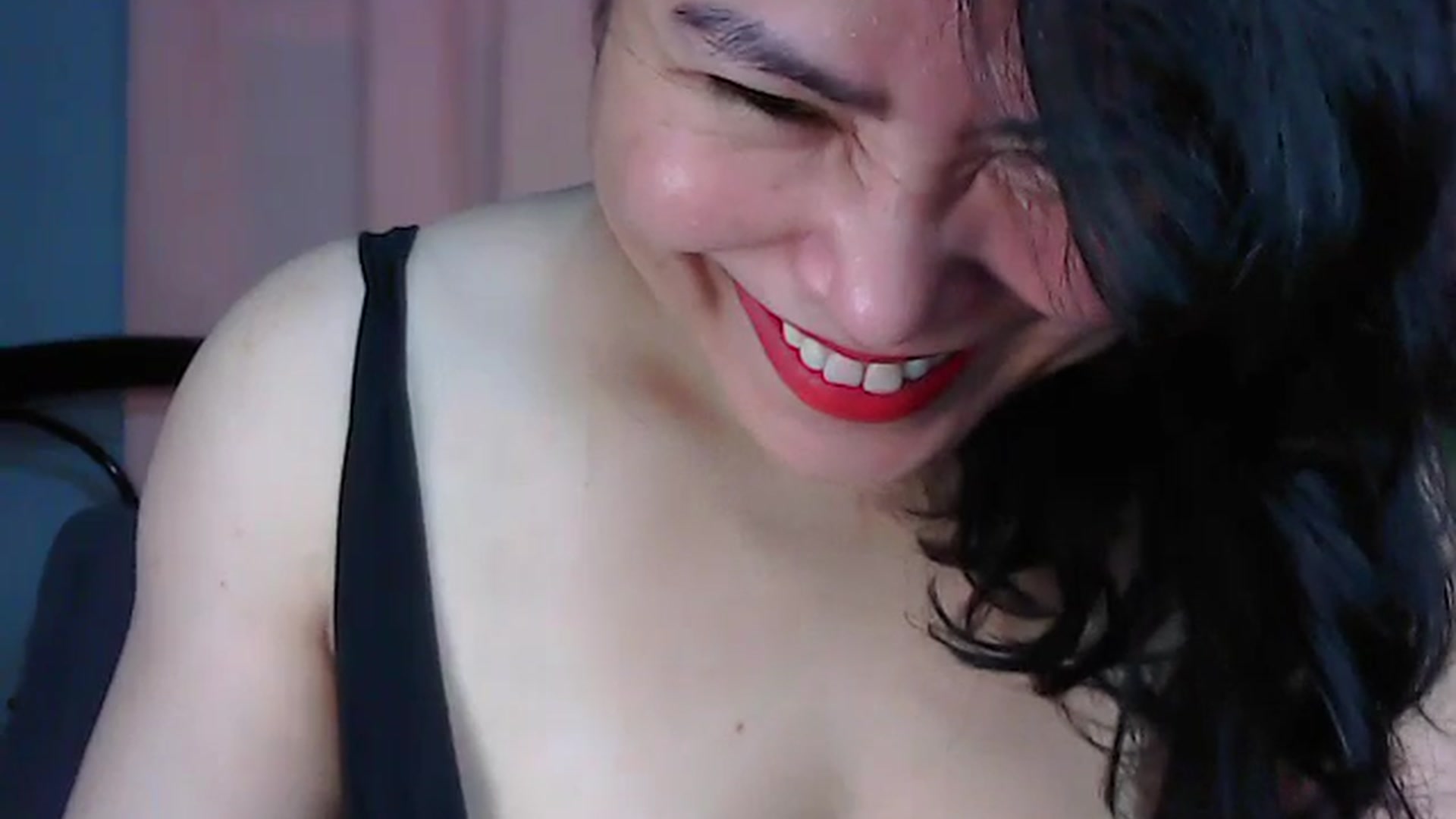 Gallery image thumbnail from Aires1585's myfreecams stream on, 06/12/2025, 01:16 image 18 of 20