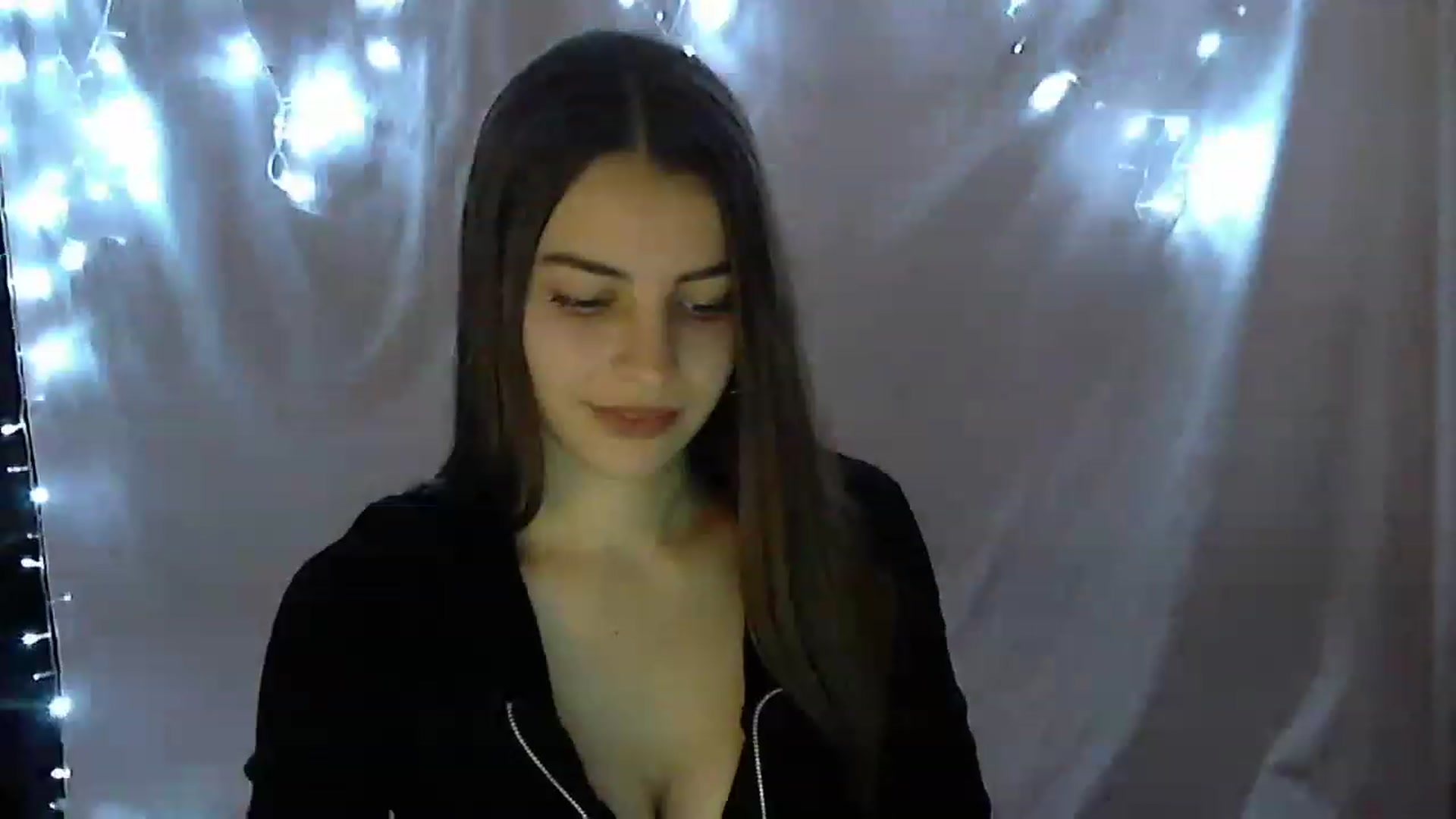 Gallery image thumbnail from Airovissa's myfreecams stream on, 11/14/2022, 13:36 image 12 of 20
