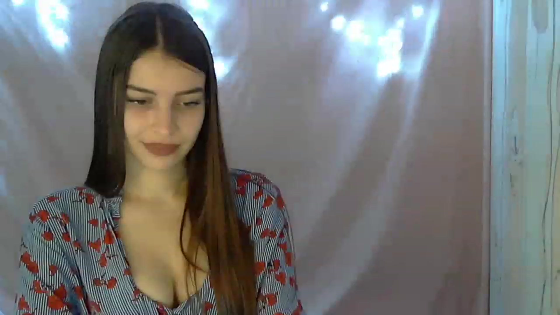 Gallery image thumbnail from Airovissa's myfreecams stream on, 12/03/2022, 10:36 image 6 of 20