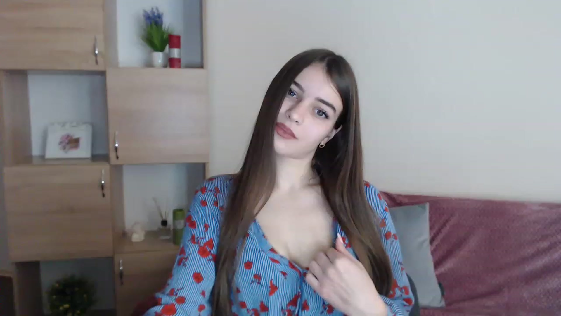 Gallery image thumbnail from Airovissa's myfreecams stream on, 12/05/2022, 09:22 image 9 of 20