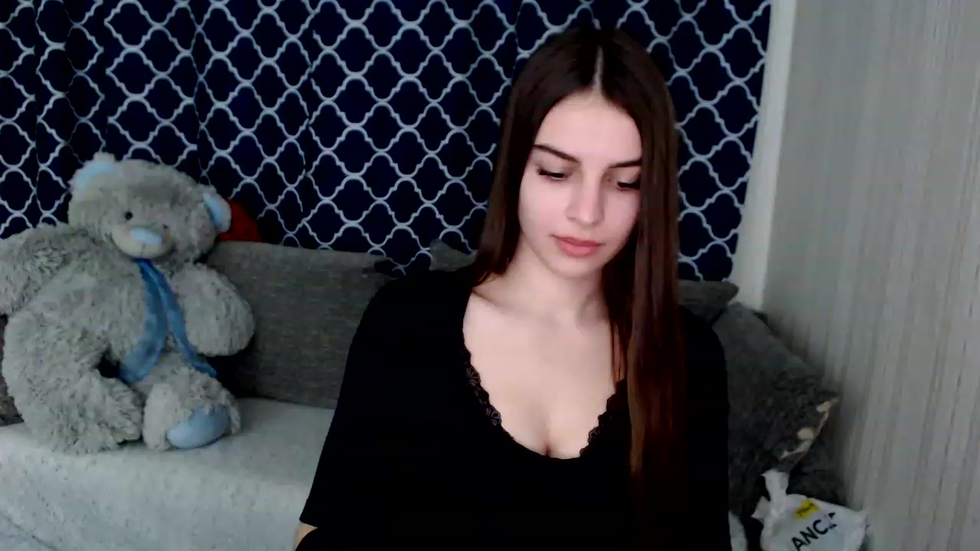 Gallery image thumbnail from Airovissa's myfreecams stream on, 12/08/2022, 11:31 image 1 of 20