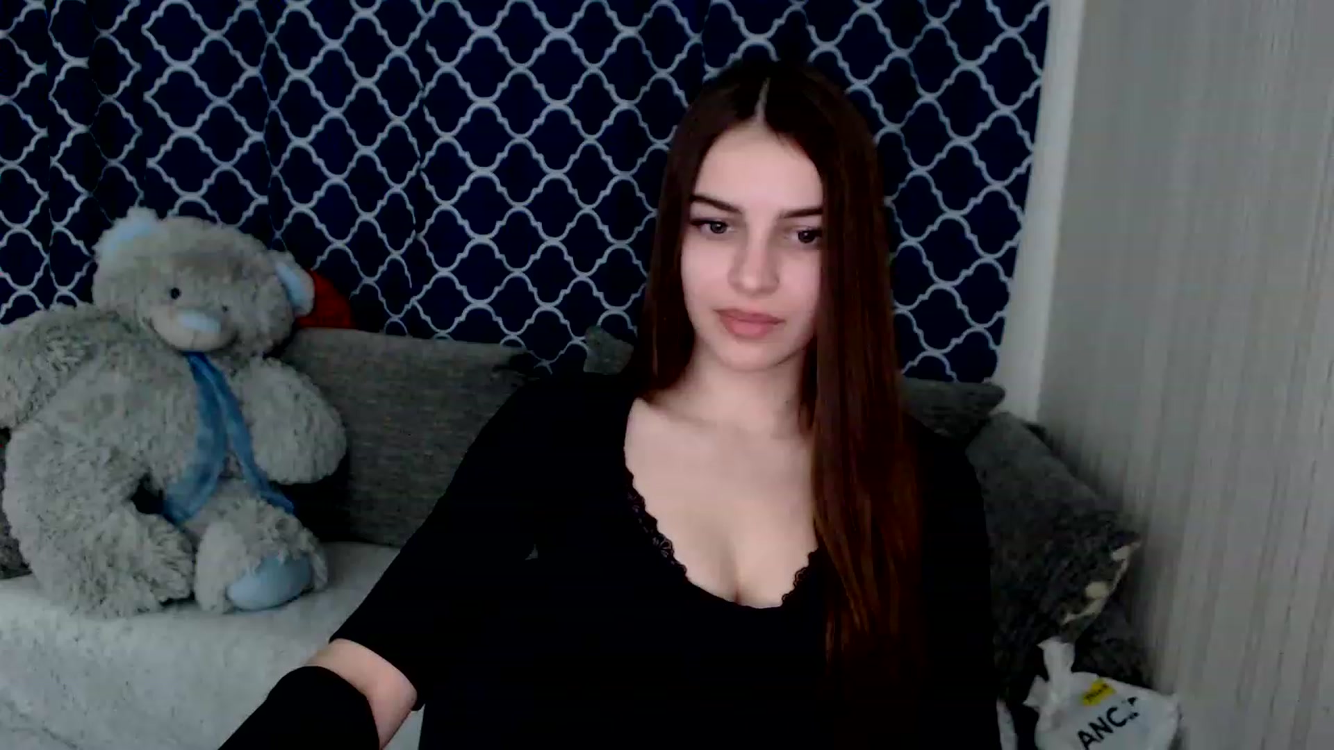 Gallery image thumbnail from Airovissa's myfreecams stream on, 12/08/2022, 11:31 image 8 of 20