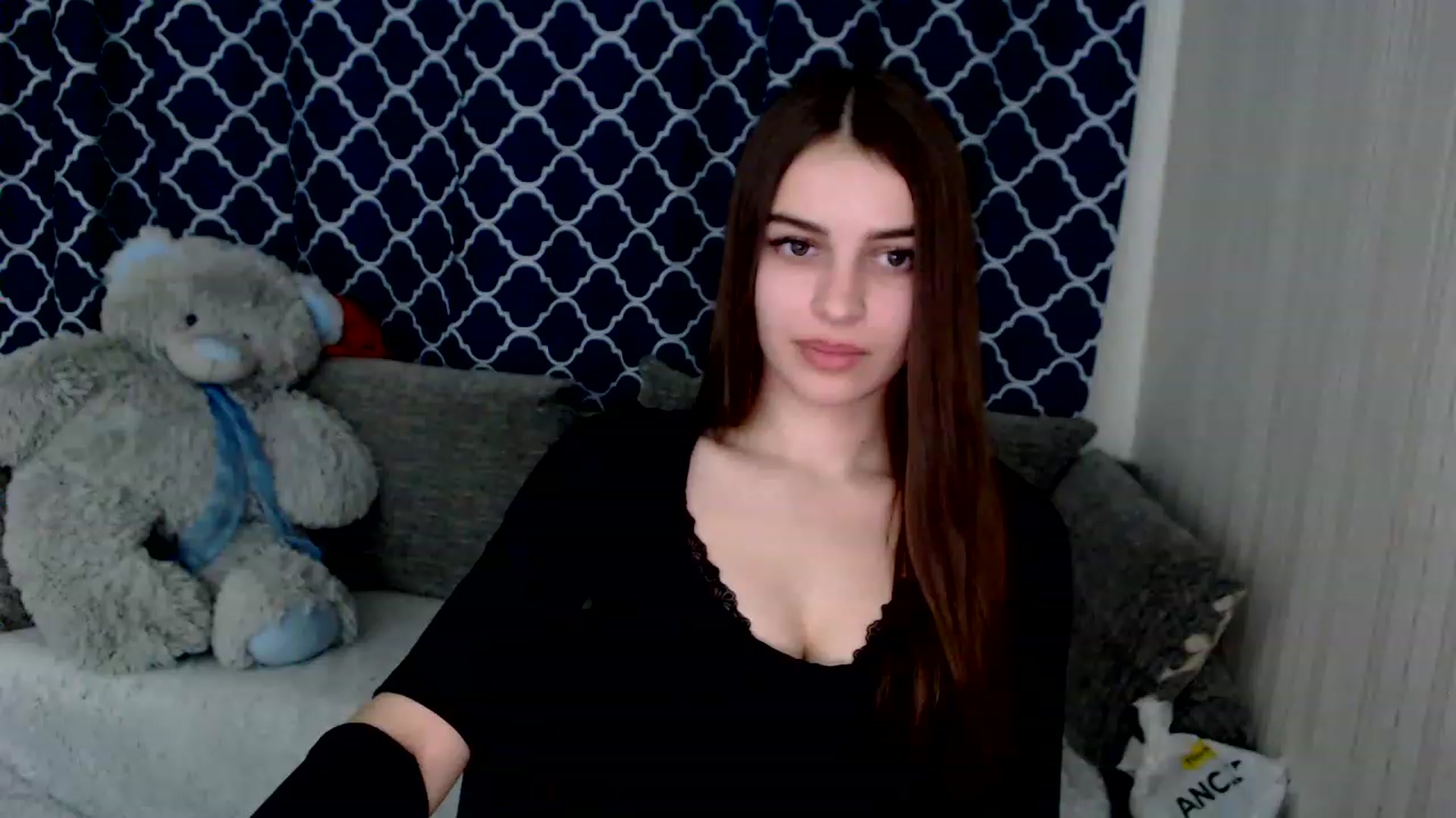 Gallery image thumbnail from Airovissa's myfreecams stream on, 12/08/2022, 11:31 image 7 of 20