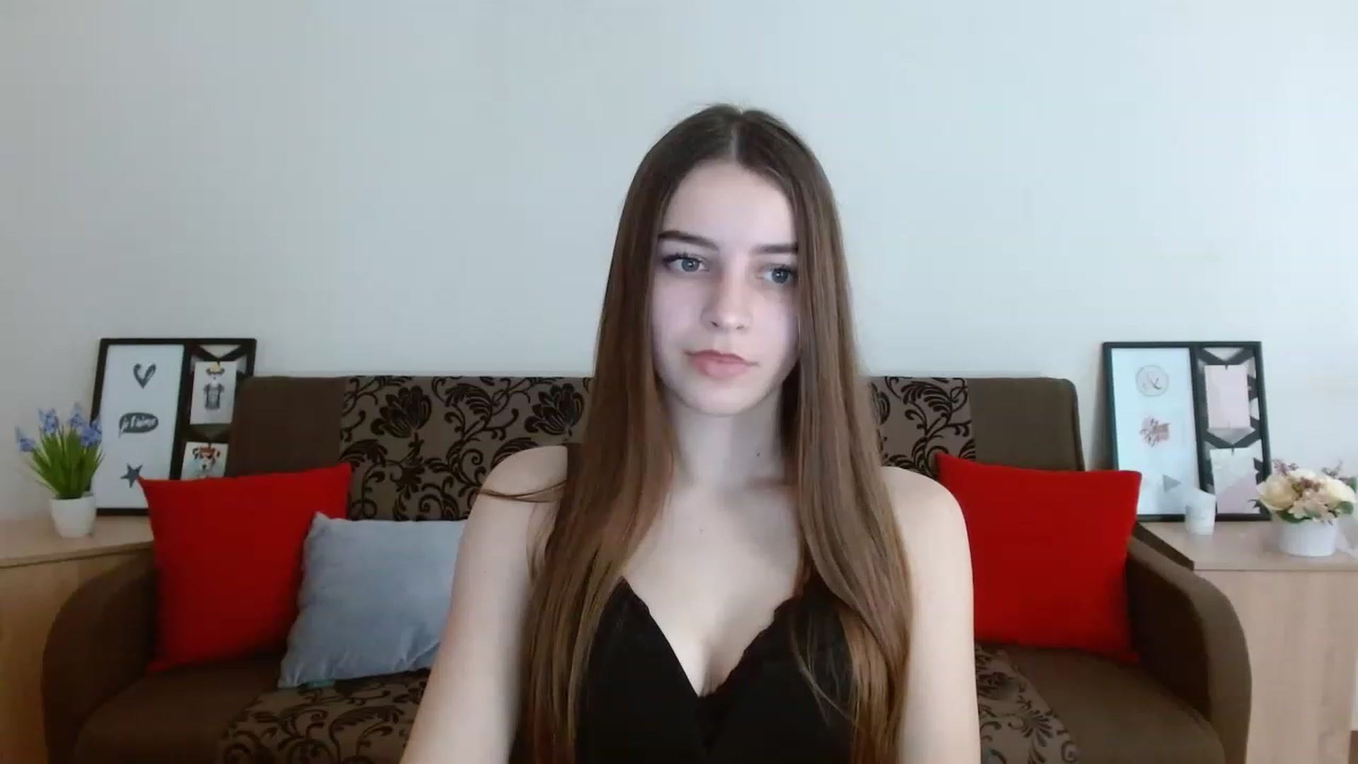 Gallery image thumbnail from Airovissa's myfreecams stream on, 12/09/2022, 10:42 image 13 of 20