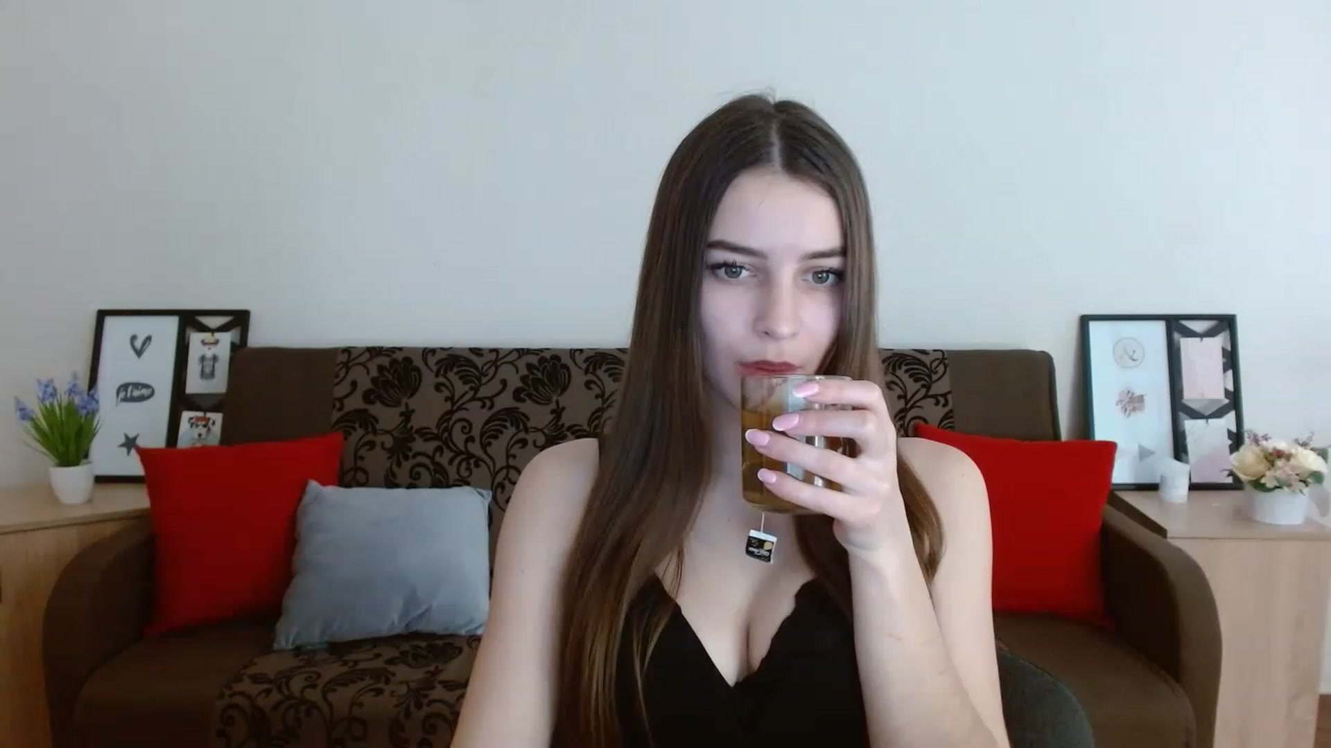 Gallery image thumbnail from Airovissa's myfreecams stream on, 12/09/2022, 10:42 image 3 of 20