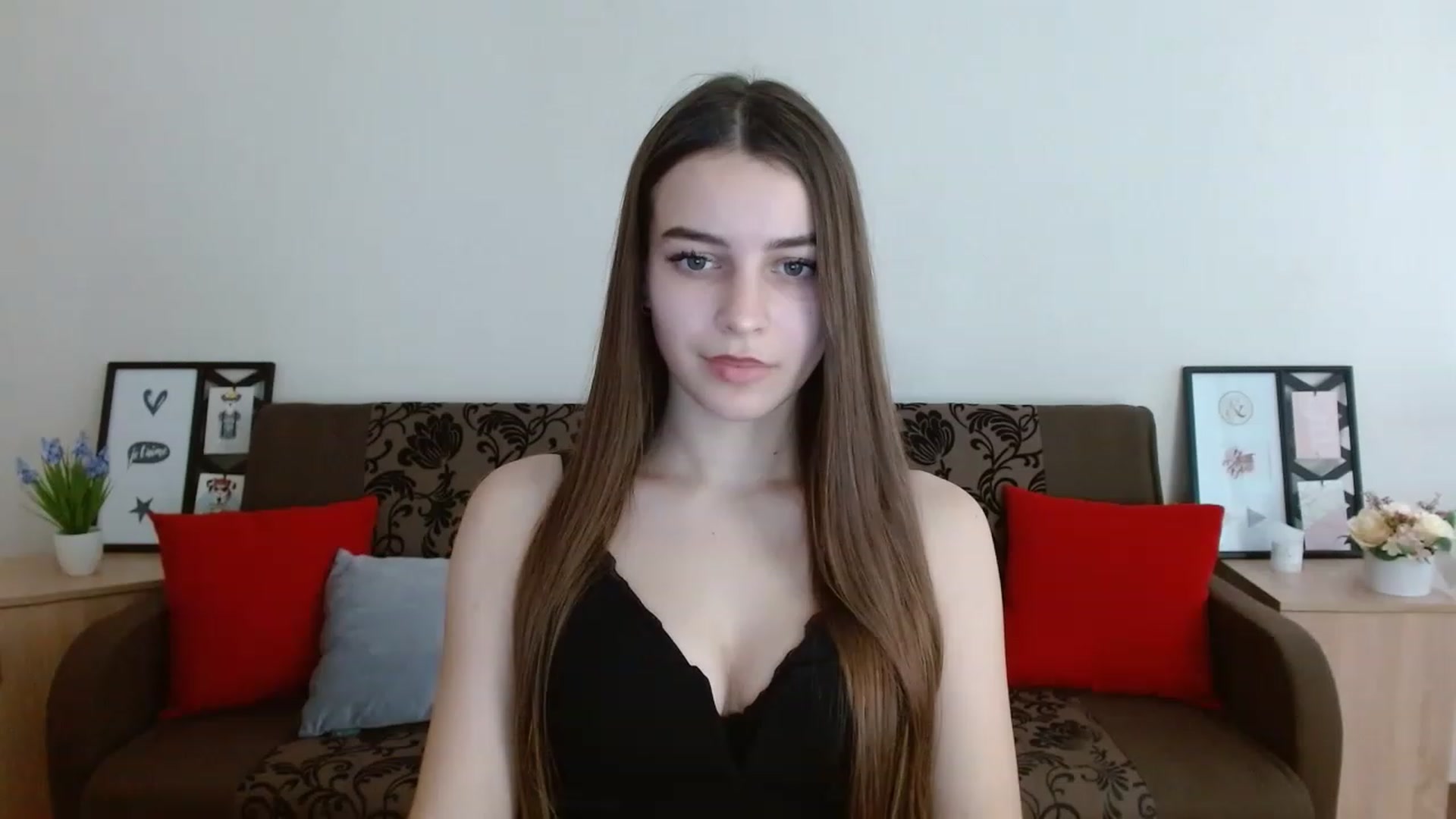 Gallery image thumbnail from Airovissa's myfreecams stream on, 12/09/2022, 10:42 image 15 of 20