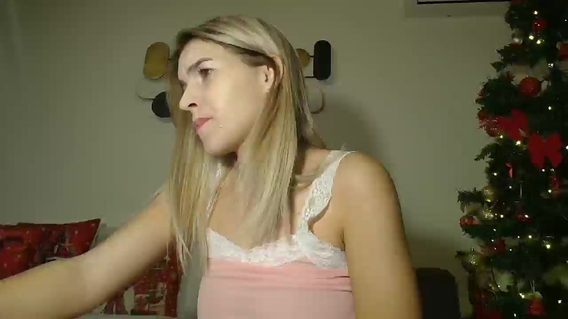 Gallery image thumbnail from Aisha4fun's myfreecams stream on, 12/17/2025, 05:14 image 16 of 20