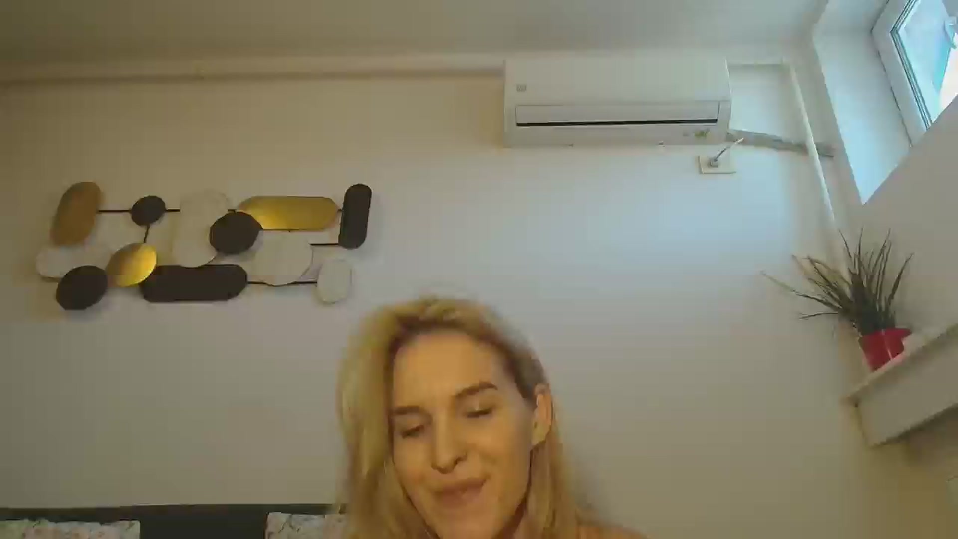 Gallery image thumbnail from Aisha4fun's myfreecams stream on, 04/17/2026, 11:29 image 12 of 20