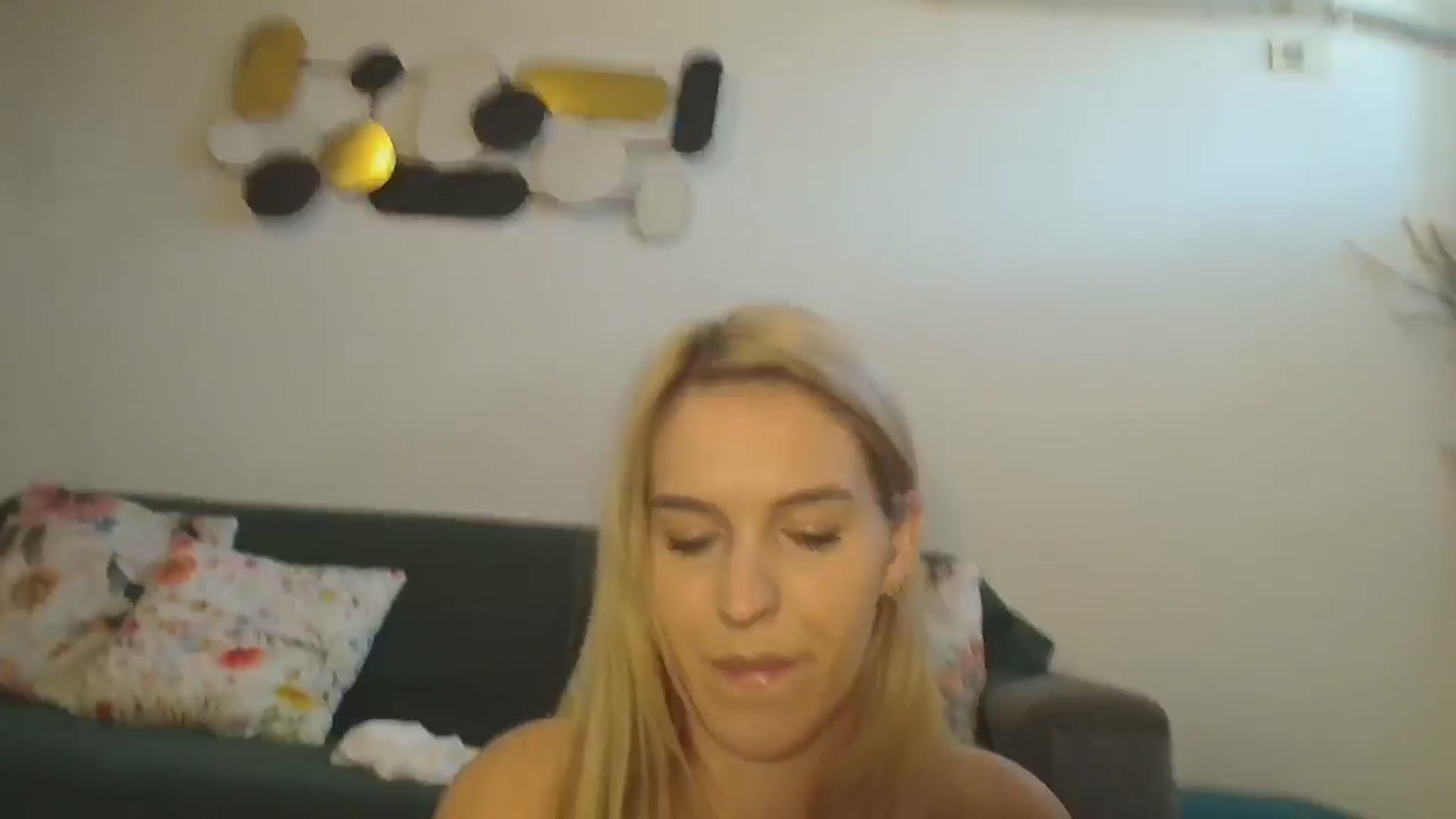Gallery image thumbnail from Aisha4fun's myfreecams stream on, 04/19/2026, 13:41 image 12 of 20