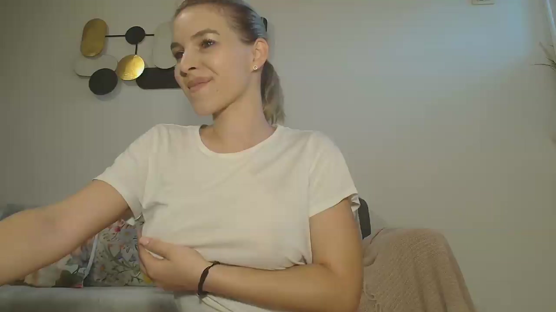 Gallery image thumbnail from Aisha4fun's myfreecams stream on, 06/09/2026, 14:00 image 2 of 20
