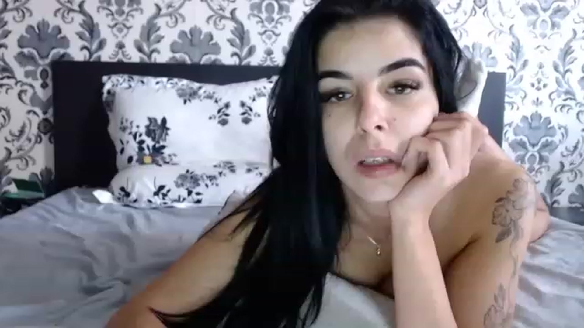 Gallery image thumbnail from AishaKenda's myfreecams stream on, 11/22/2022, 13:03 image 13 of 20