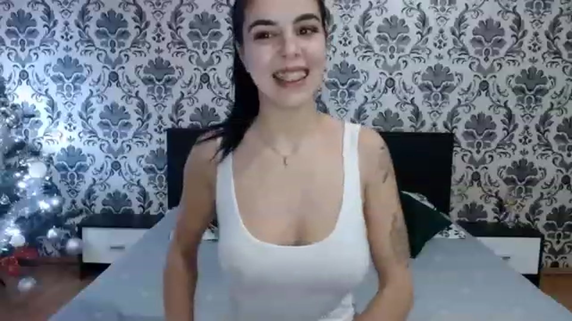 Gallery image thumbnail from AishaKenda's myfreecams stream on, 01/02/2023, 16:01 image 11 of 20