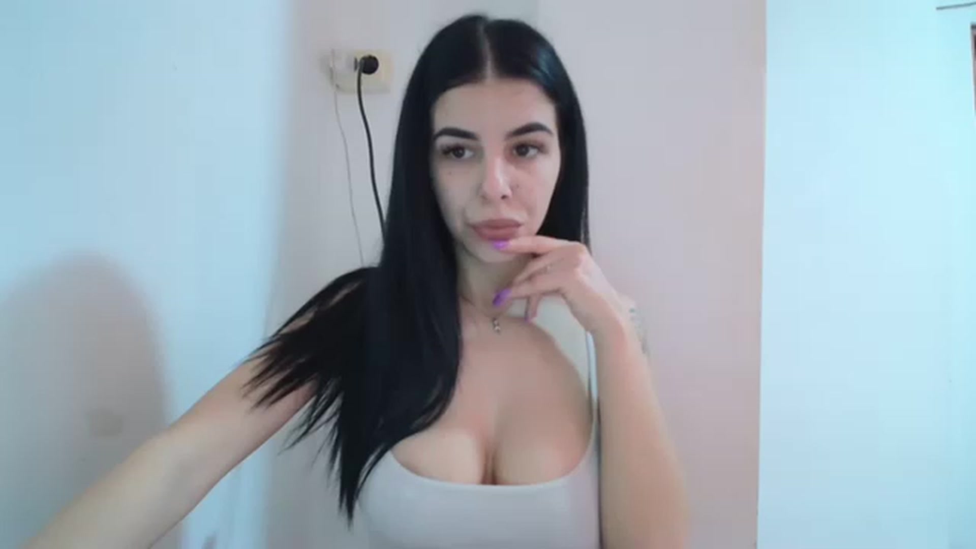 Gallery image thumbnail from AishaKenda's myfreecams stream on, 02/07/2023, 14:26 image 2 of 20