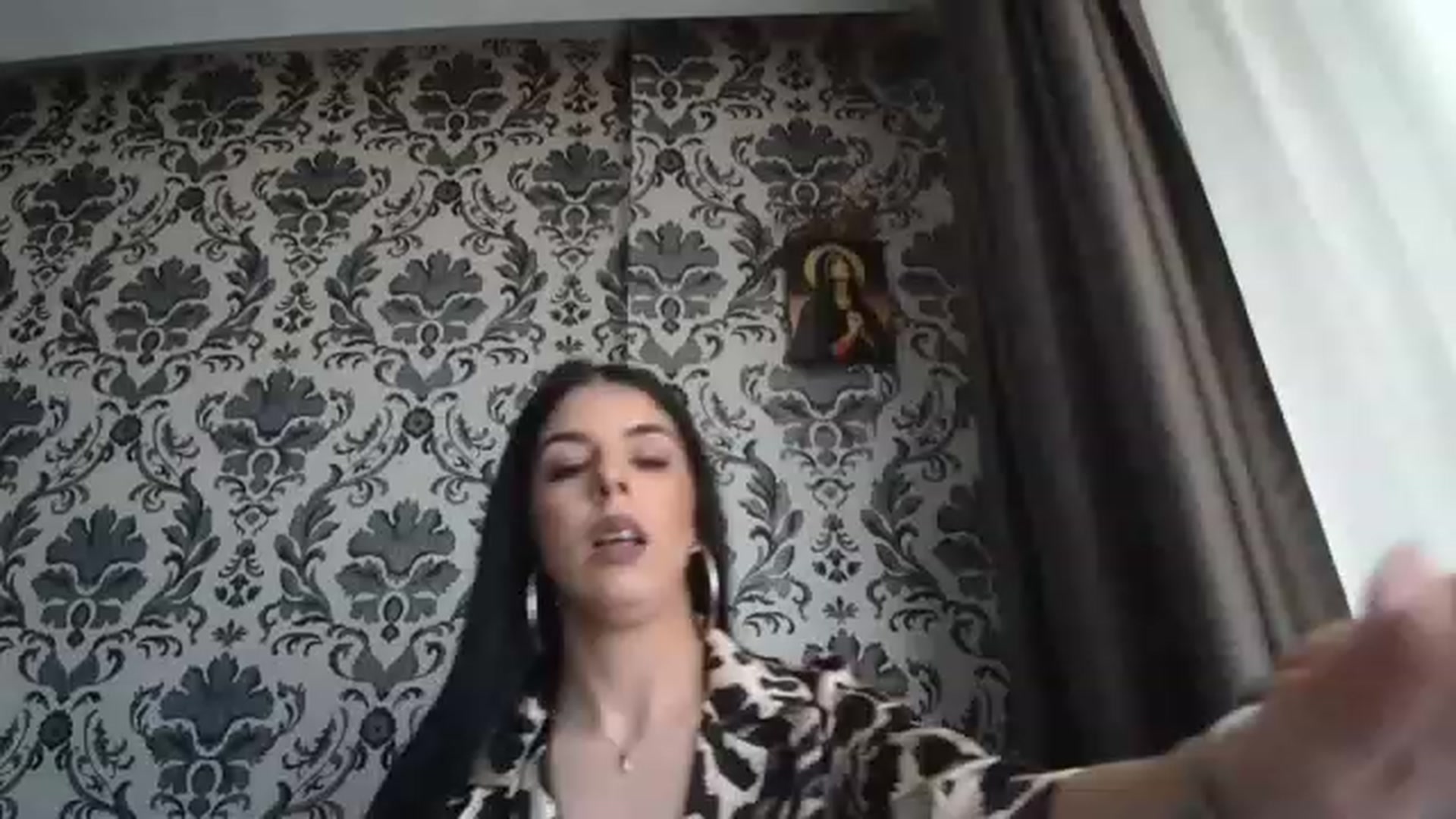 Gallery image thumbnail from AishaKenda's myfreecams stream on, 04/09/2023, 11:48 image 6 of 20