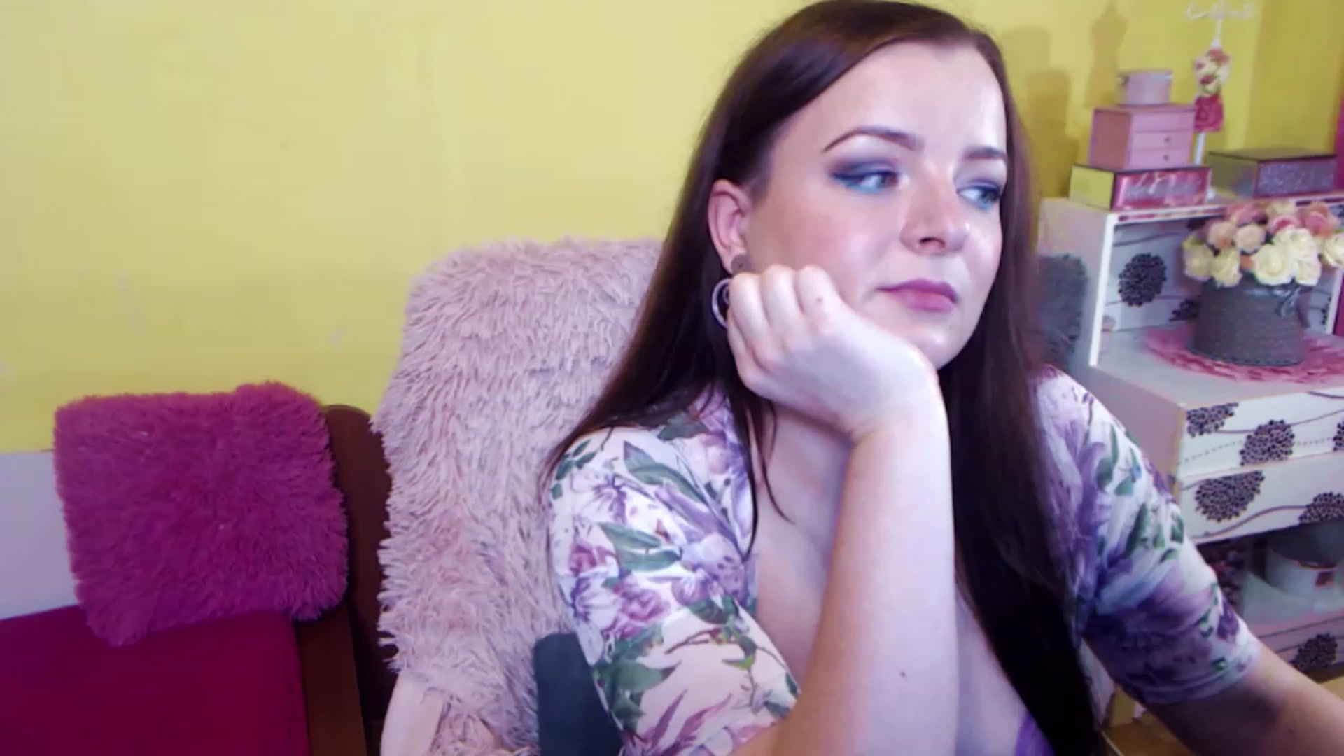Gallery image thumbnail from AishaLee's myfreecams stream on, 06/10/2023, 13:08 image 11 of 20