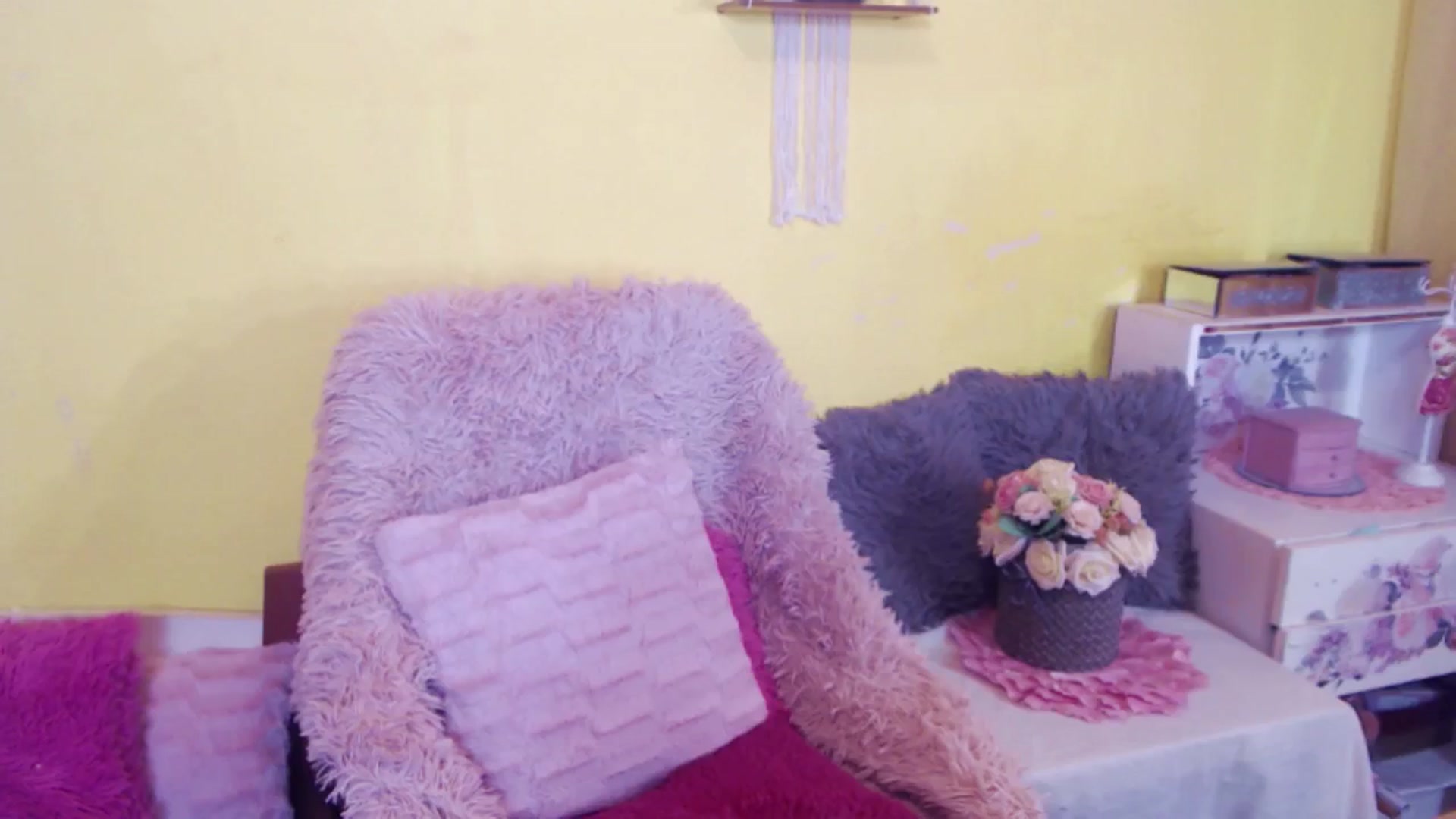 Gallery image thumbnail from AishaLee's myfreecams stream on, 08/10/2024, 14:31 image 17 of 20