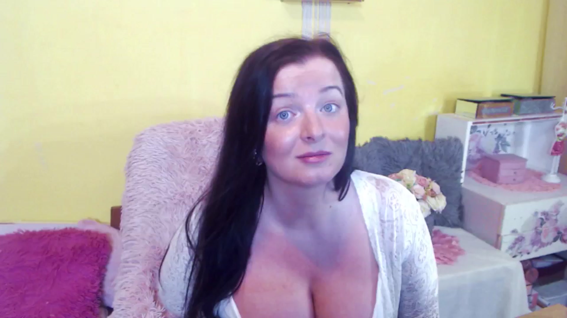 Gallery image thumbnail from AishaLee's myfreecams stream on, 08/11/2024, 21:31 image 9 of 20