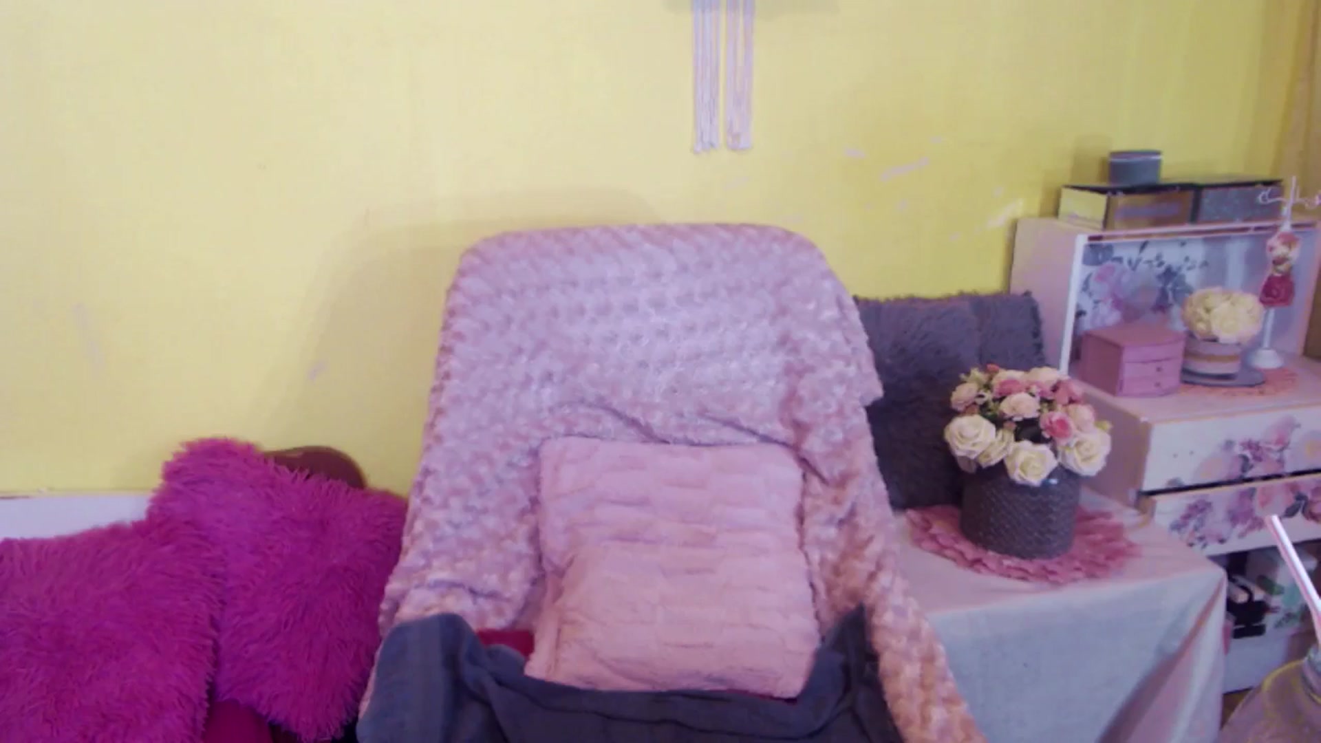 Gallery image thumbnail from AishaLee's myfreecams stream on, 03/14/2025, 16:43 image 8 of 20