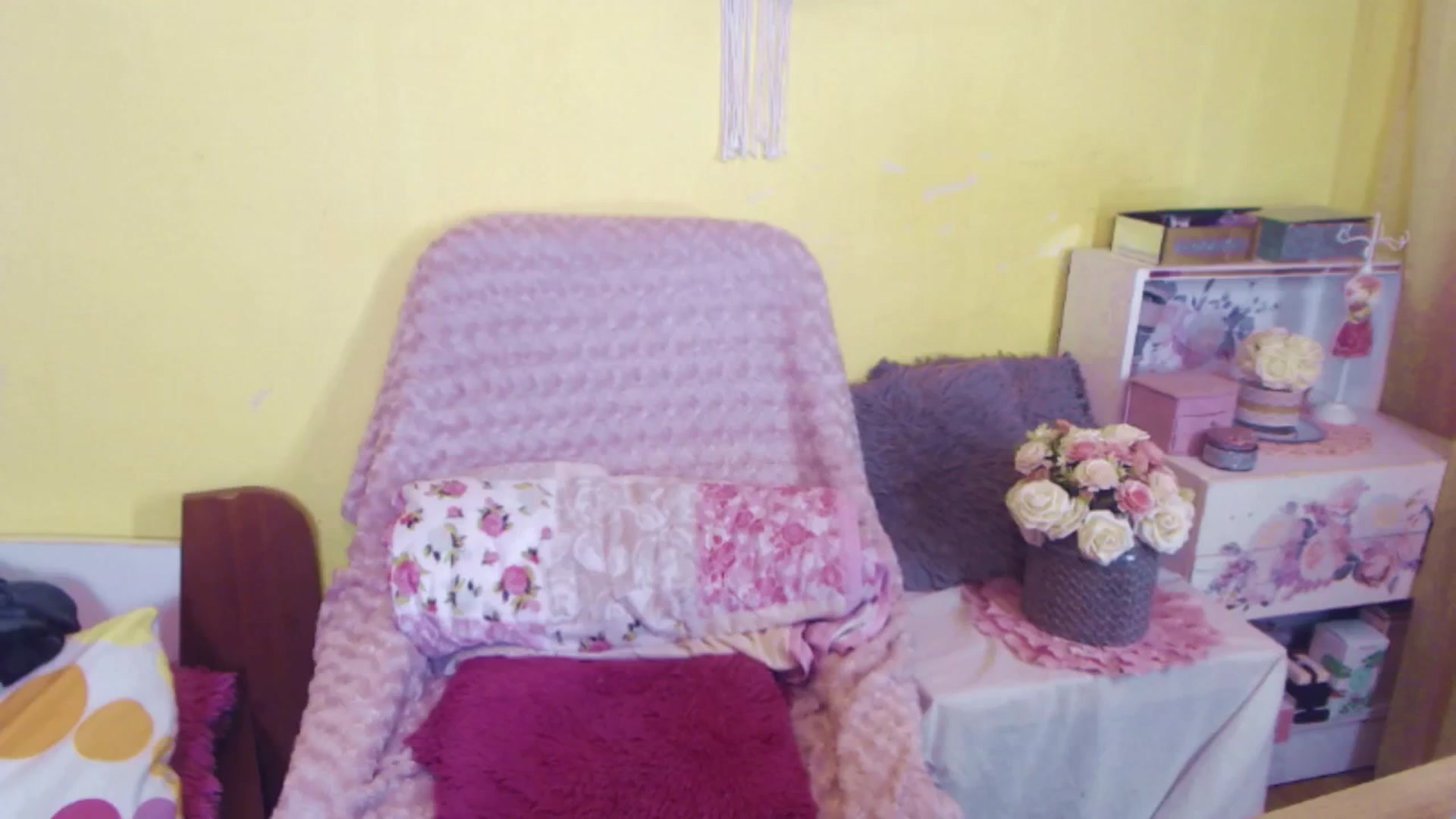 Gallery image thumbnail from AishaLee's myfreecams stream on, 04/20/2025, 18:50 image 1 of 20