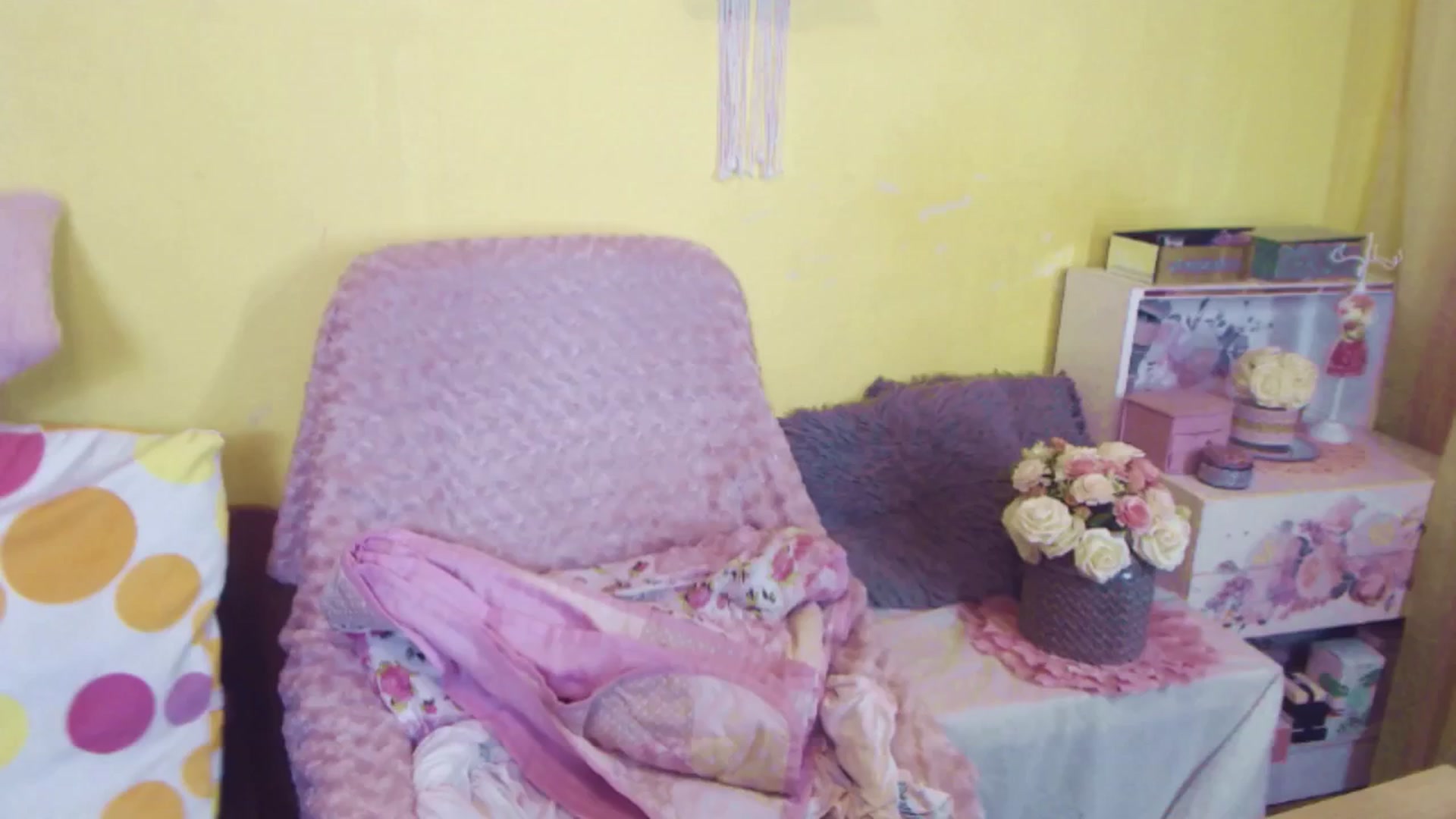 Gallery image thumbnail from AishaLee's myfreecams stream on, 04/20/2025, 20:10 image 3 of 20