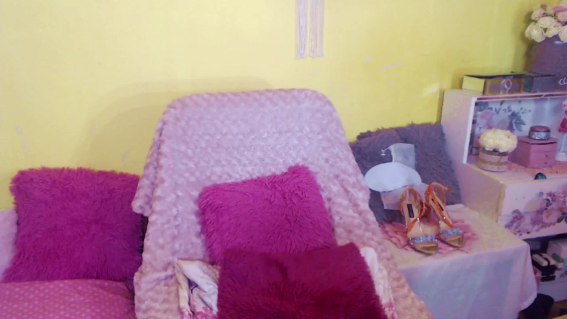 Gallery image thumbnail from AishaLee's myfreecams stream on, 07/30/2025, 18:10 image 10 of 20