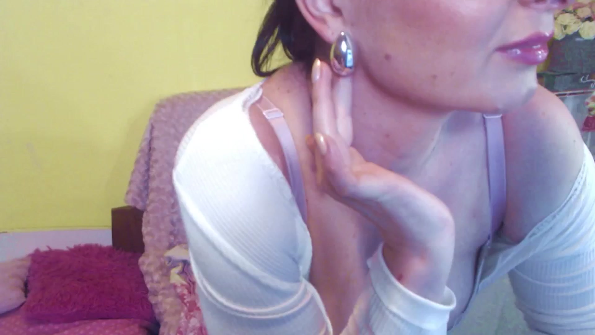 Gallery image thumbnail from AishaLee's myfreecams stream on, 08/05/2025, 17:41 image 8 of 20