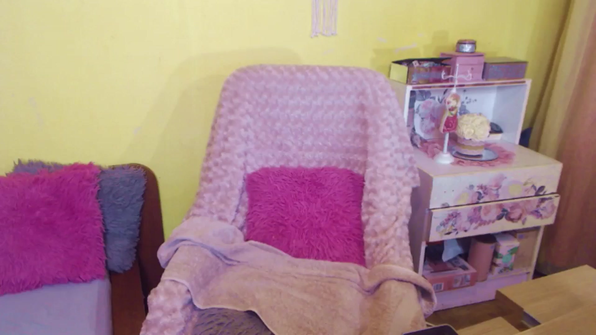 Gallery image thumbnail from AishaLee's myfreecams stream on, 11/22/2025, 17:02 image 15 of 20