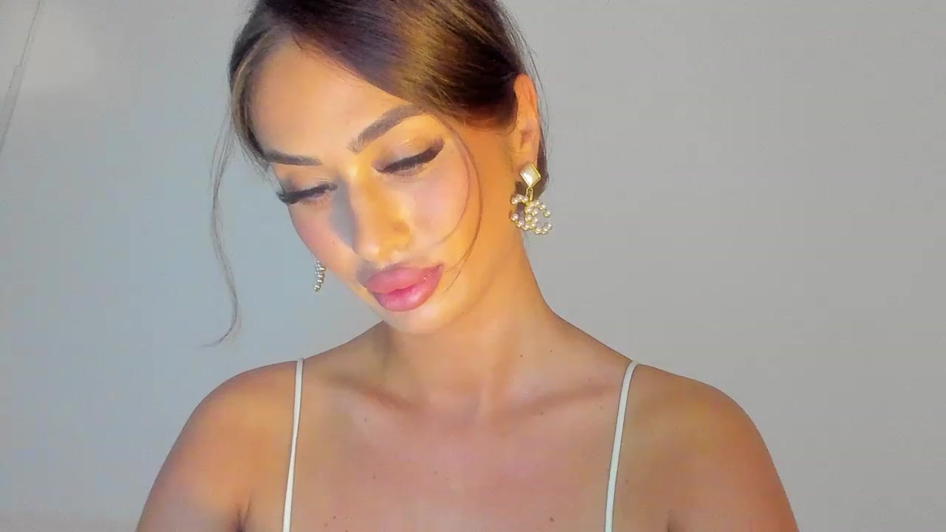 Gallery image thumbnail from AishaXsquirt's myfreecams stream on, 01/25/2023, 15:19 image 7 of 20