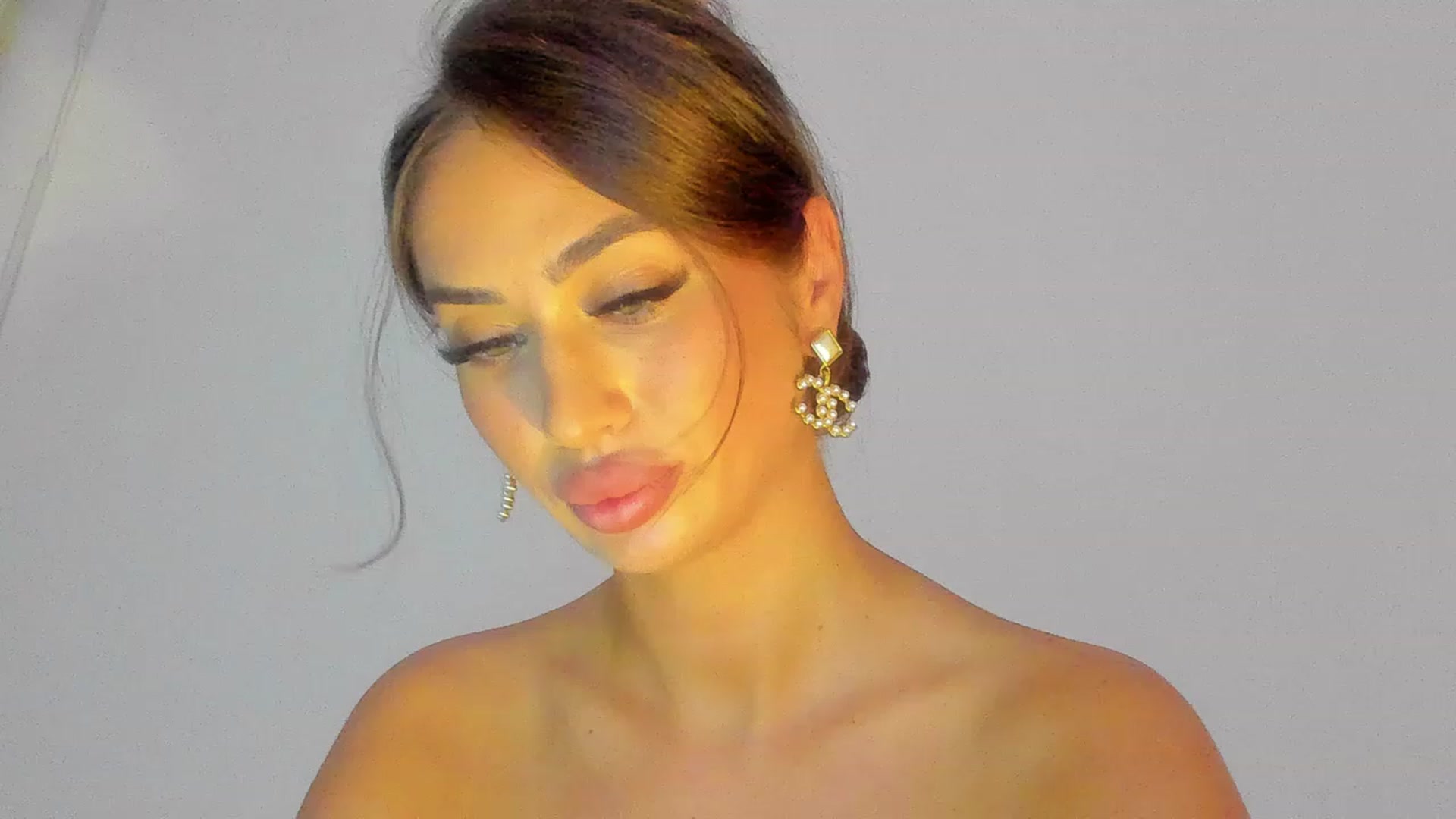 Gallery image thumbnail from AishaXsquirt's myfreecams stream on, 01/25/2023, 15:19 image 12 of 20