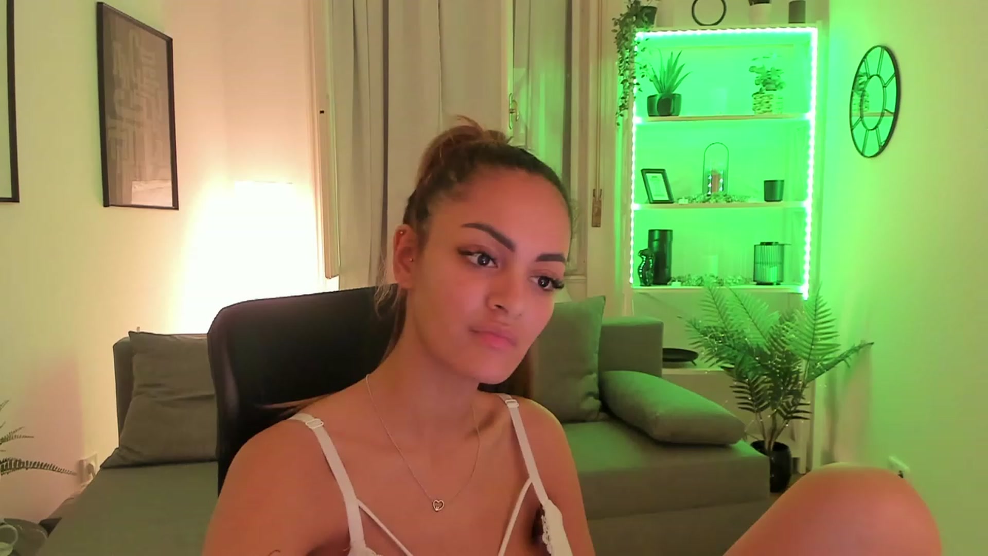 Gallery image thumbnail from Aisha_dream's myfreecams stream on, 09/28/2023, 20:43 image 20 of 20