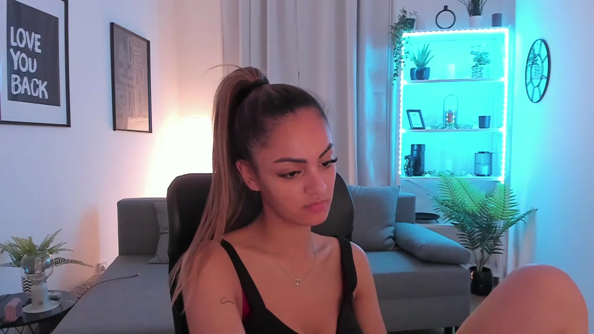Gallery image thumbnail from Aisha_dream's myfreecams stream on, 10/05/2023, 22:04 image 3 of 20