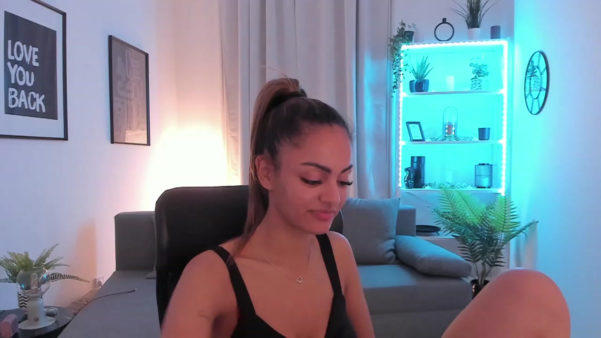 Gallery image thumbnail from Aisha_dream's myfreecams stream on, 10/05/2023, 22:04 image 12 of 20